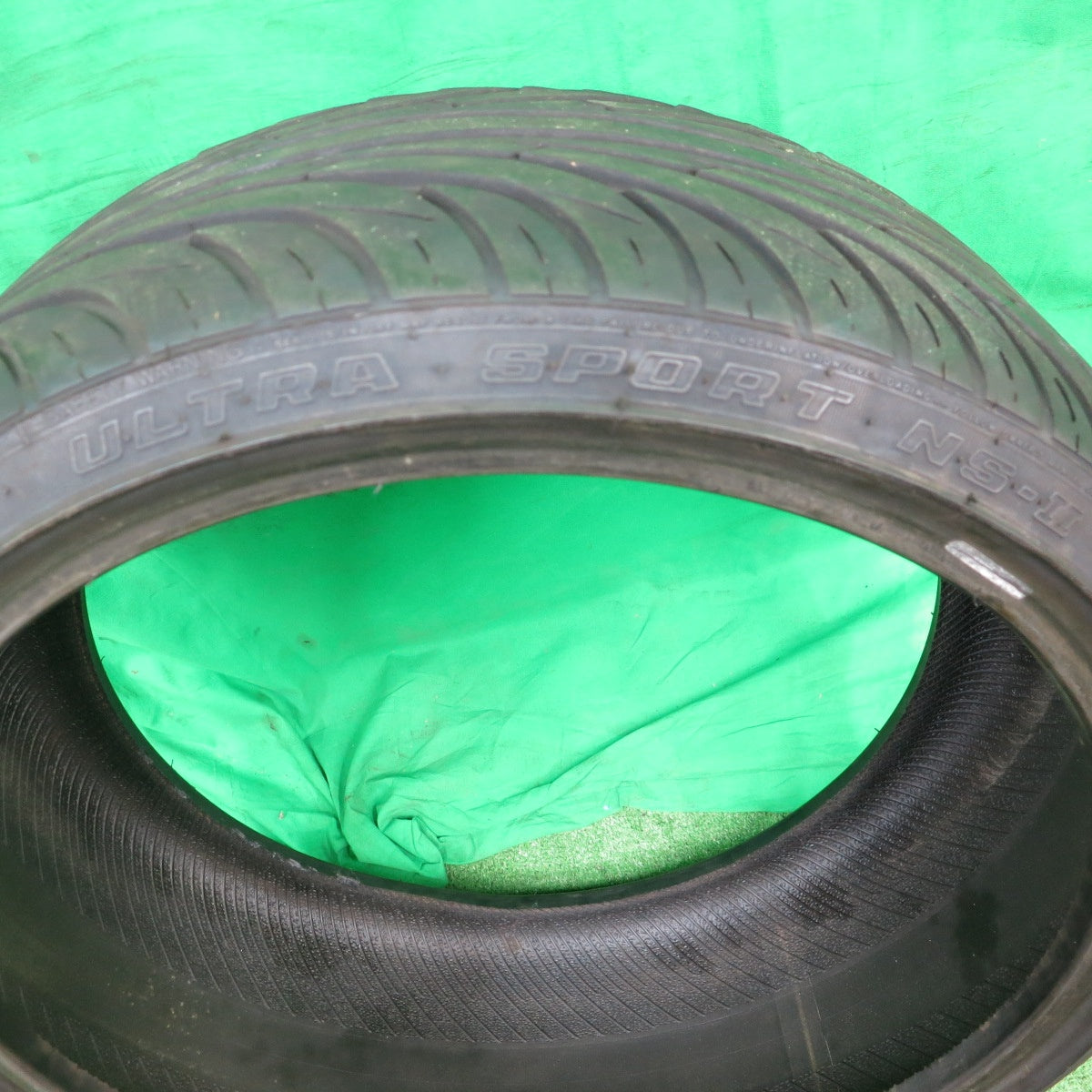 *送料無料* バリ溝！23年！9.5分★215/35R19 ナンカン ウルトラスポーツ NS-2 タイヤ 19インチ ノア ヴォクシー ステップワゴン セレナ等★4051012ナノタ