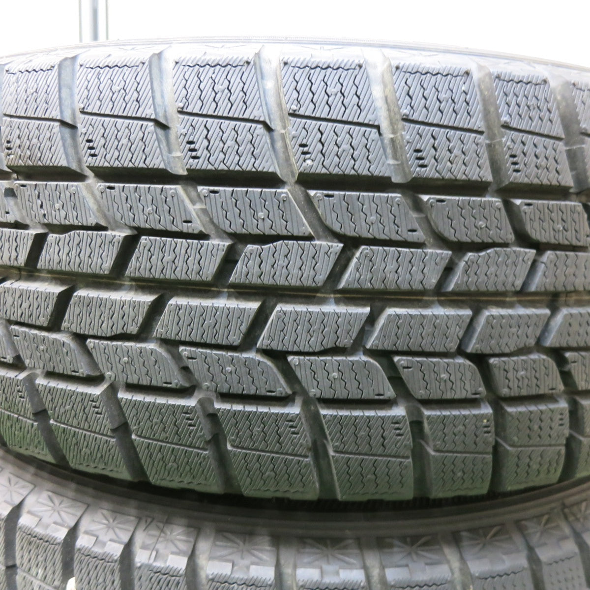 [送料無料] バリ溝！キレイ！ほぼ10分★スタッドレス 195/65R15 グッドイヤー アイスナビ6 BALMINUM バルミナ 15インチ PCD114.3/5H★4122509SYス