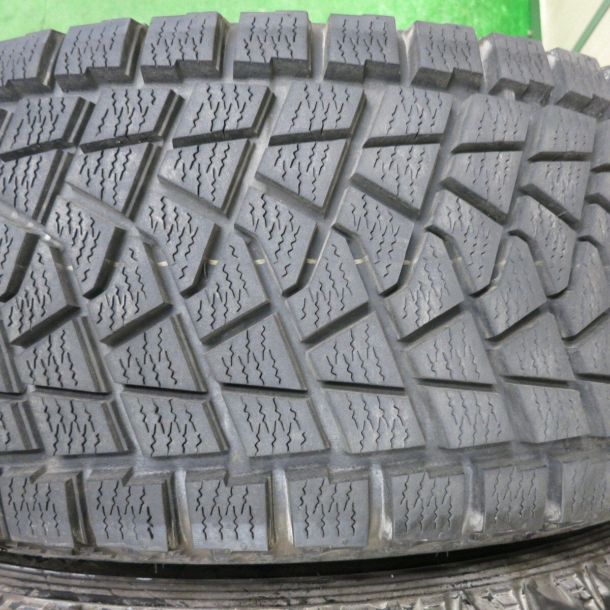 バリ溝！キレイ！9.5分★KEELER 265/70R16 スタッドレス ブリヂストン ブリザック DM-Z3 キーラー 16インチ PCD139.7/6H★5010702NJス