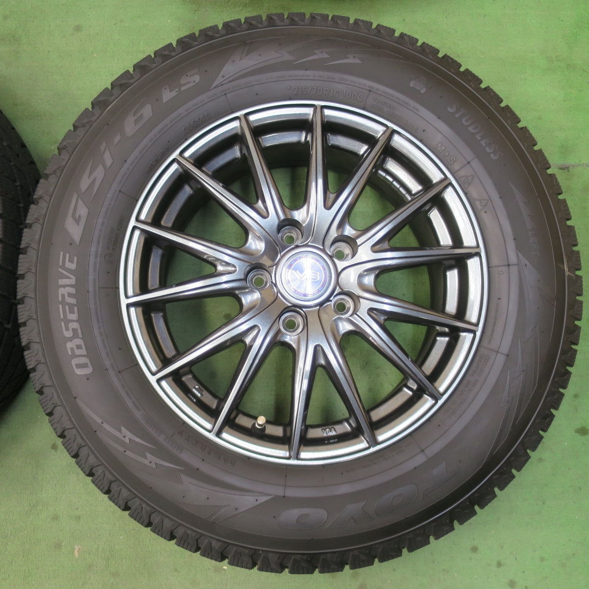 超バリ溝！24年！キレイ！9.5分以上★スタッドレス 215/70R16 トーヨー オブザーブ GSi-6 LS SHAKEDOWN VS シェイクダウン 16インチ PCD114.3/5H★6030302イス