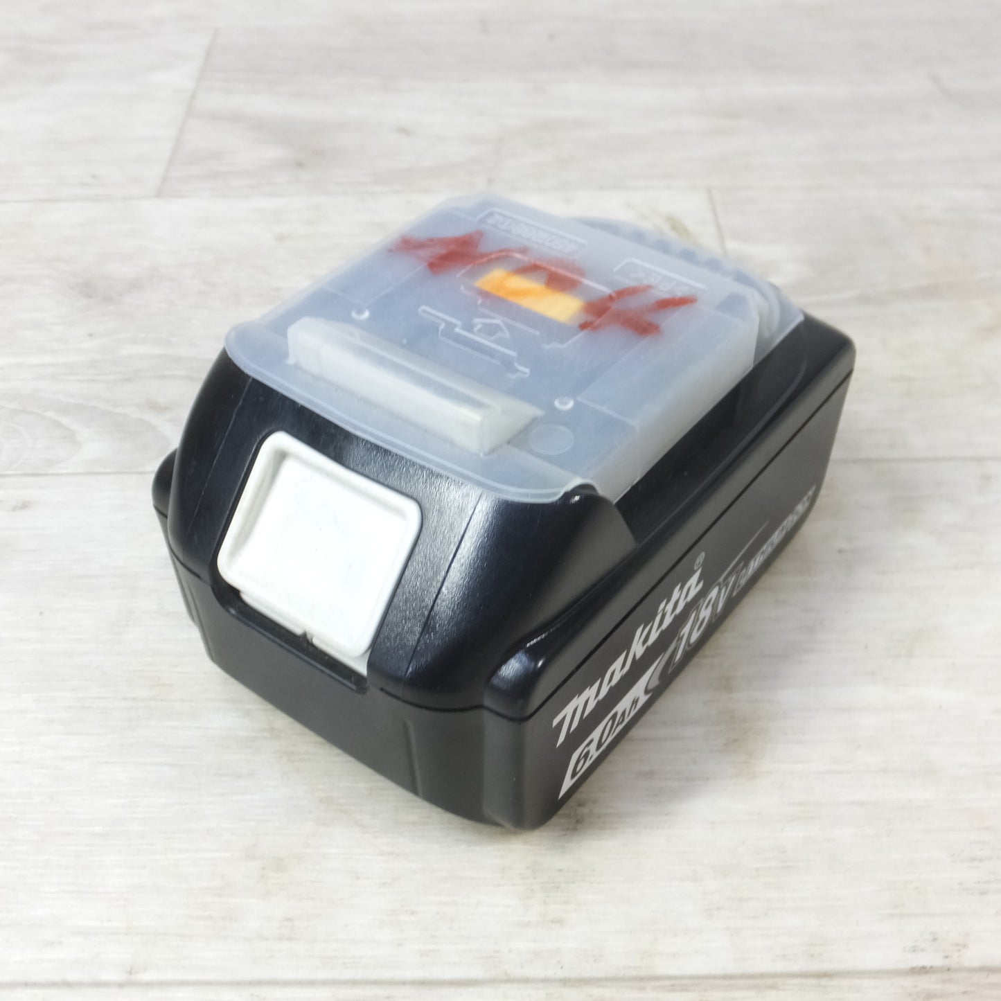 [送料無料] キレイ◆makita マキタ Li-on リチウムイオンバッテリー BL1860B DC18V 6.0Ah 108Wh 電動工具 雪マーク②◆