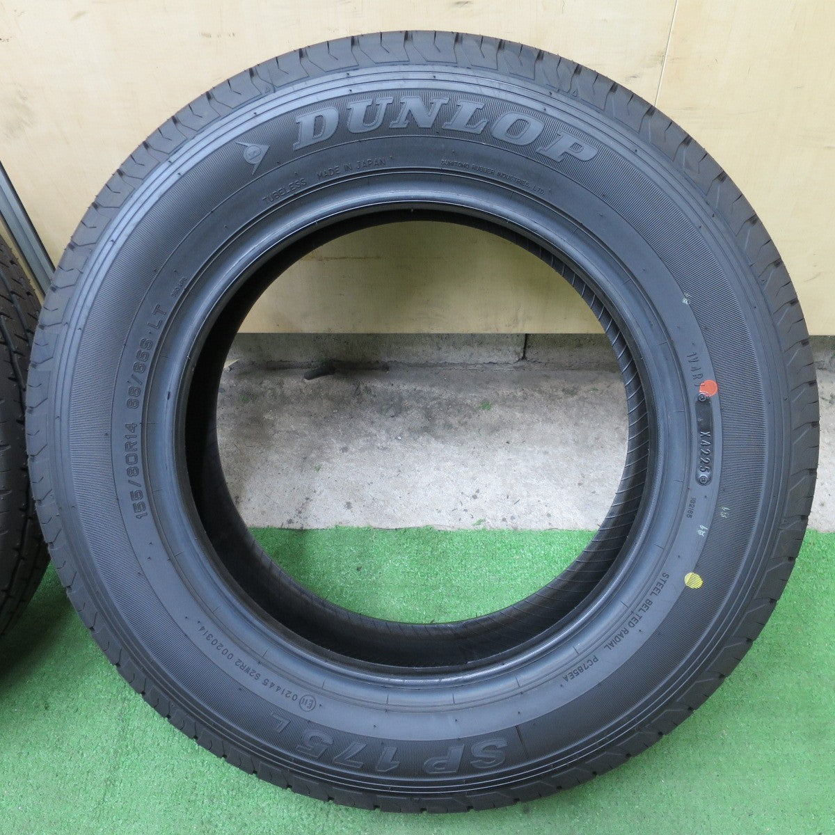 新車外し！25年★155/80R14 88/86S ダンロップ SP175L タイヤ 14インチ プロボックス サクシード 等★6032701NGノタ