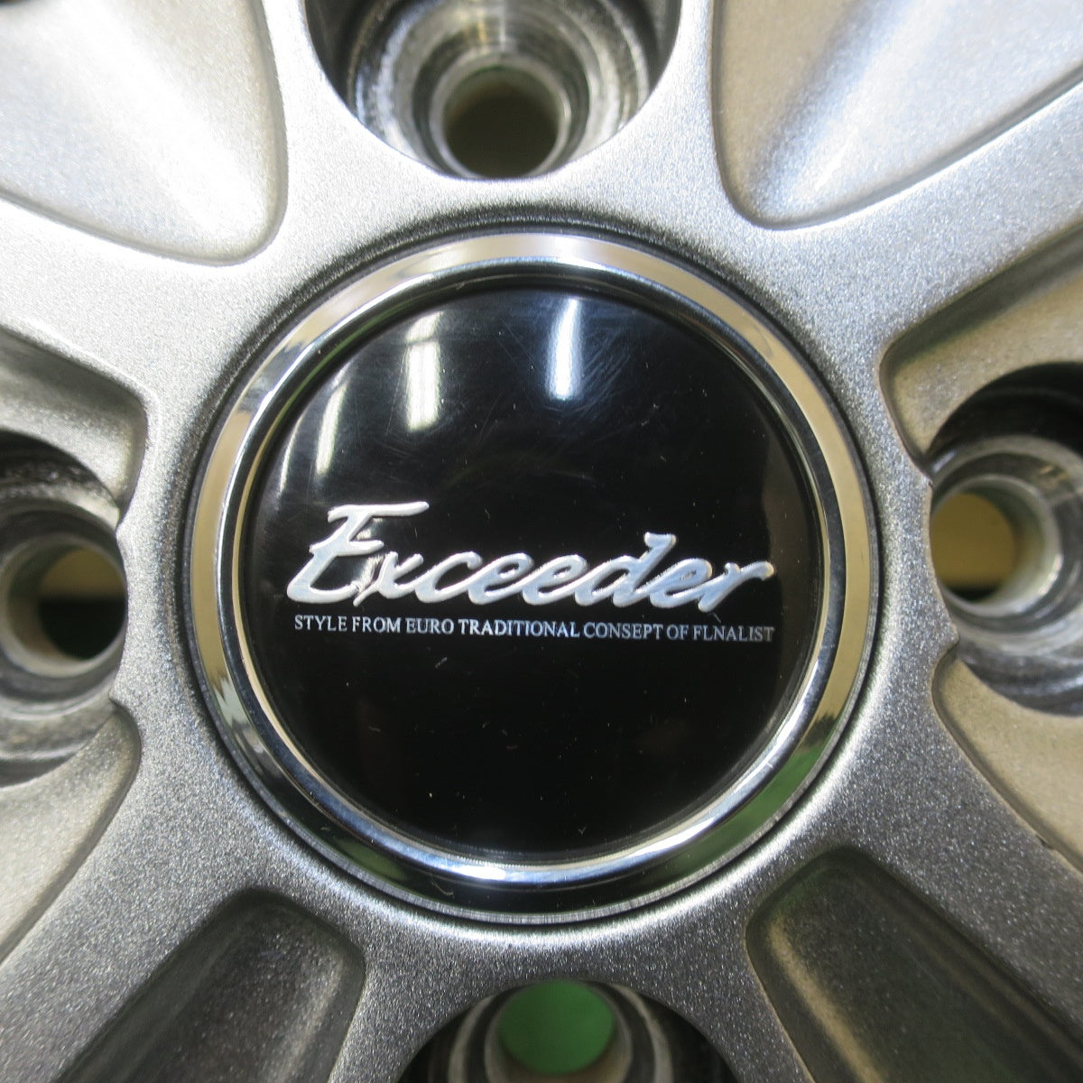 バリ溝！24年！キレイ！9.5分以上◎スタッドレス 155/65R14 ダンロップ ウインターマックス WM02 Exceeder エクシーダー 14インチ PCD100/4H◎6091910イス