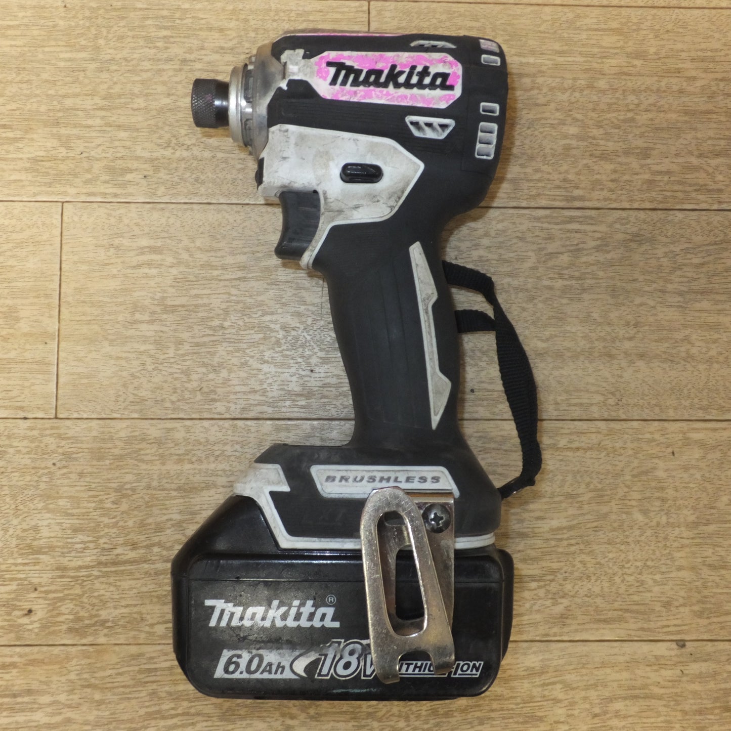 [送料無料] ★マキタ makita 充電式インパクトドライバ TD171D　バッテリ BL1860B　セット★
