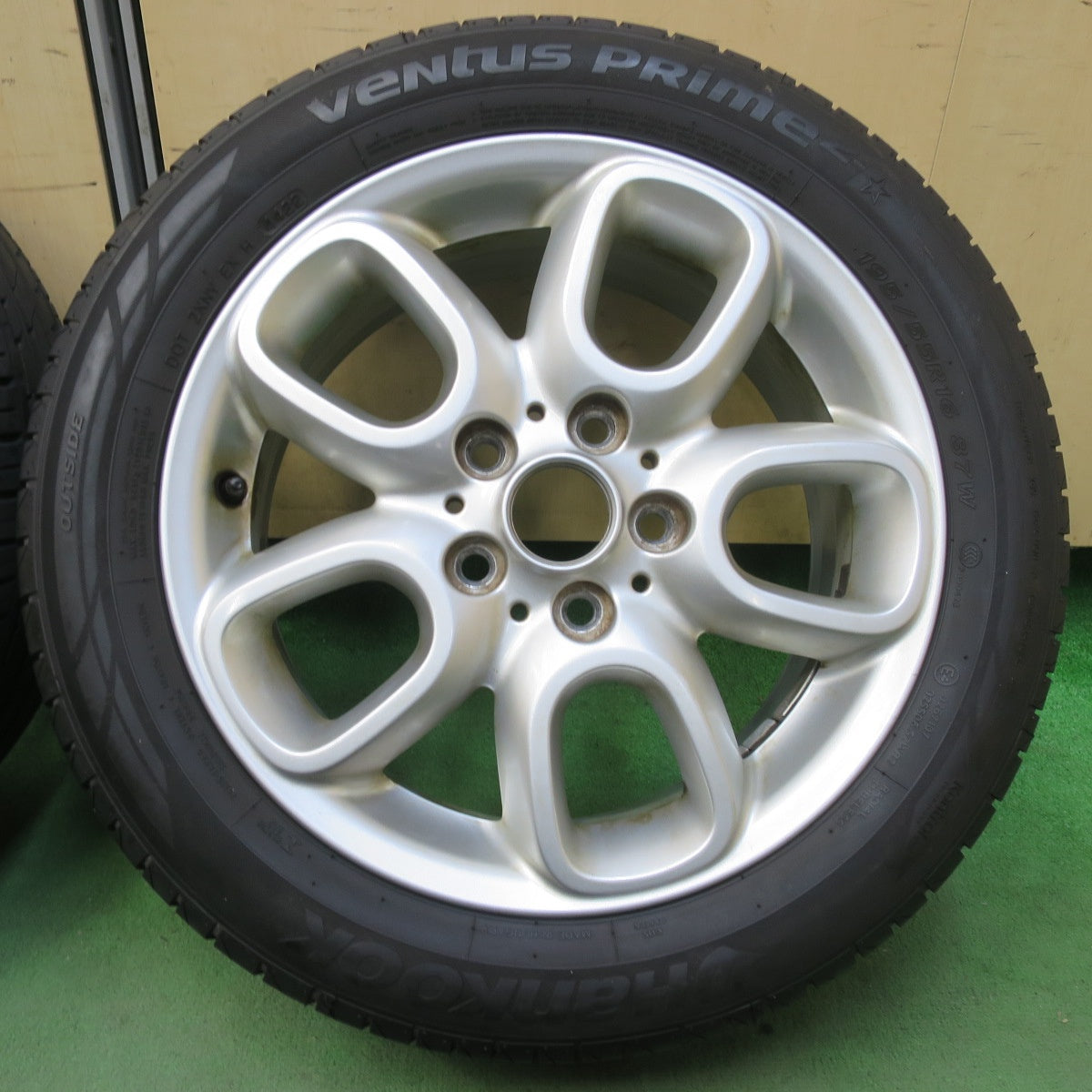 バリ溝！22年！ほぼ10分★MINI F55 ミニ クーパー 純正 195/55R16 ハンコック ベンタス プライム2 16インチ PCD112/5H★5111210イノ