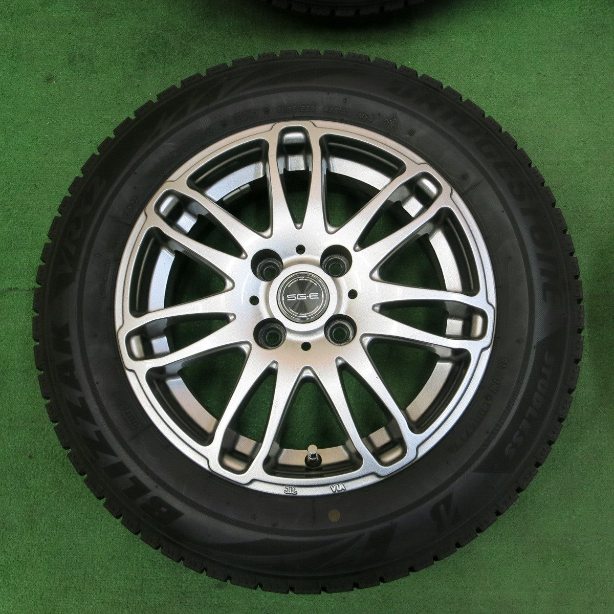 *送料無料* バリ溝！9.5分★スタッドレス 165/70R14 ブリヂストン ブリザック VRX2 SG-E 14インチ PCD100/4H★4061104ナス