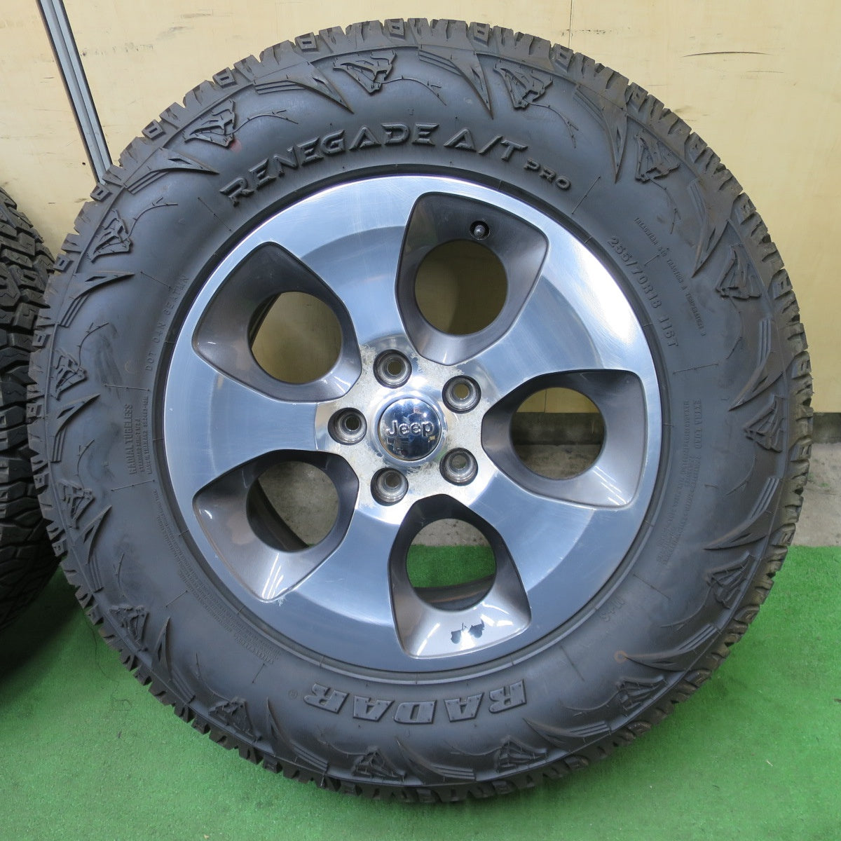 バリ溝！25年！ほぼ10分★JEEP ジープ JK ラングラー サハラ 純正 255/70R18 レーダー RENEGADE A/T PRO 18インチ PCD127/5H★6042901ナノ