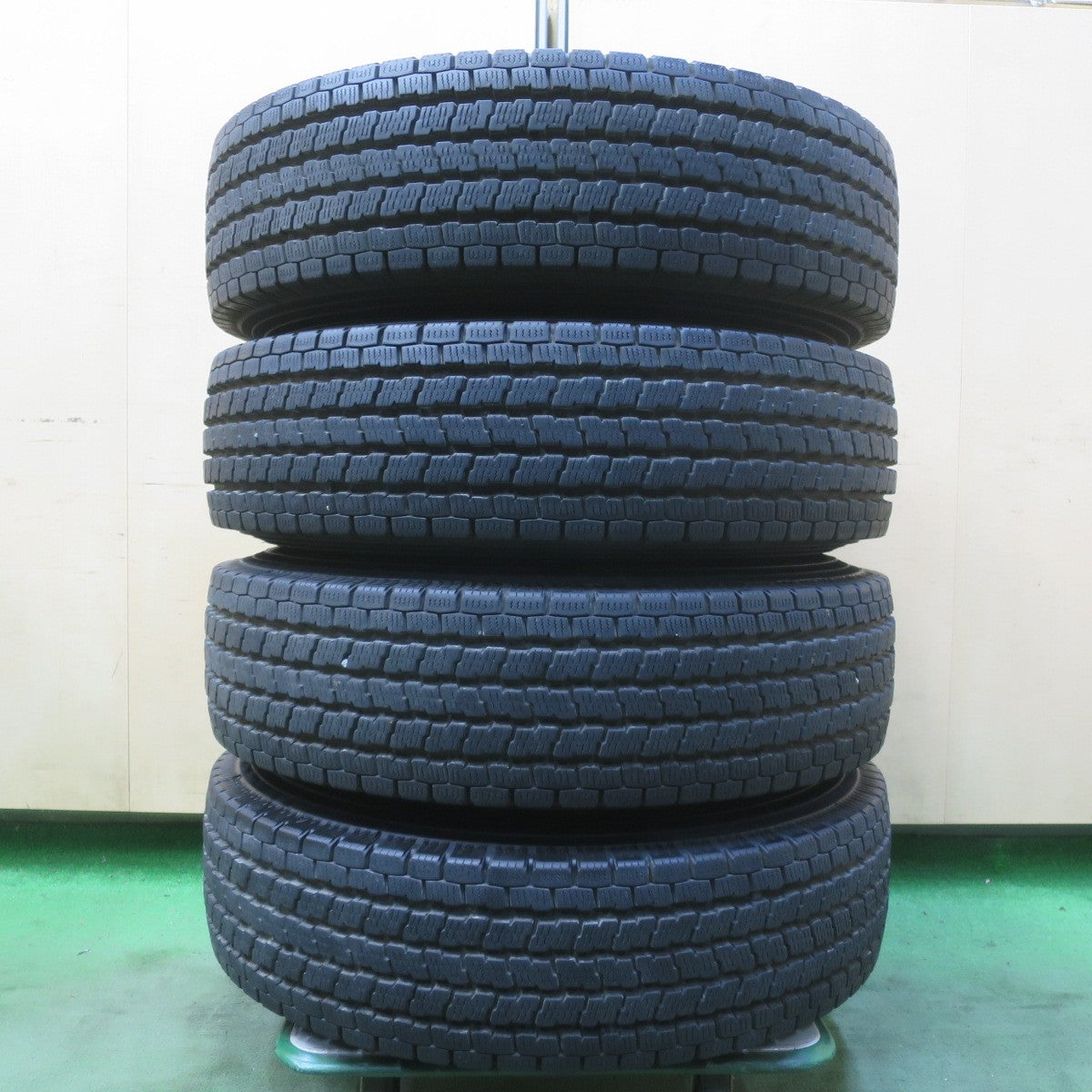 バリ溝！キレイ！9.5分◎スタッドレス 195/80R15 107/105L ヨコハマ アイスガード iG91 Ripresa リプレーザ 15インチ PCD139.7/6H◎6082904イス