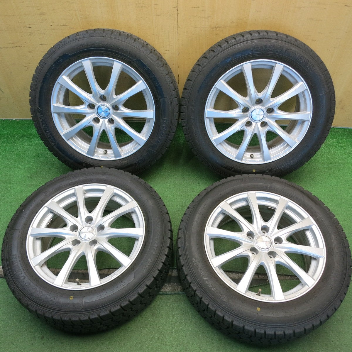 バリ溝！23年！9.5分◎スタッドレス 215/60R17 グッドイヤー アイスナビ7 ravrion RS01 ラブリオン 17インチ PCD114.3/5H◎6090607HAス