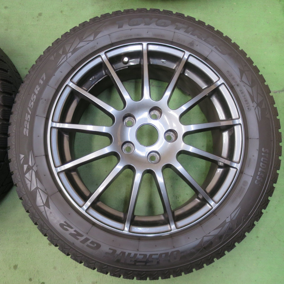 バリ溝！9.5分★BMW MINI 等 IRVINE F01 225/55R17 スタッドレス トーヨー オブザーブ GIZ2 アーヴィン 17インチ PCD112/5H★6012803イス