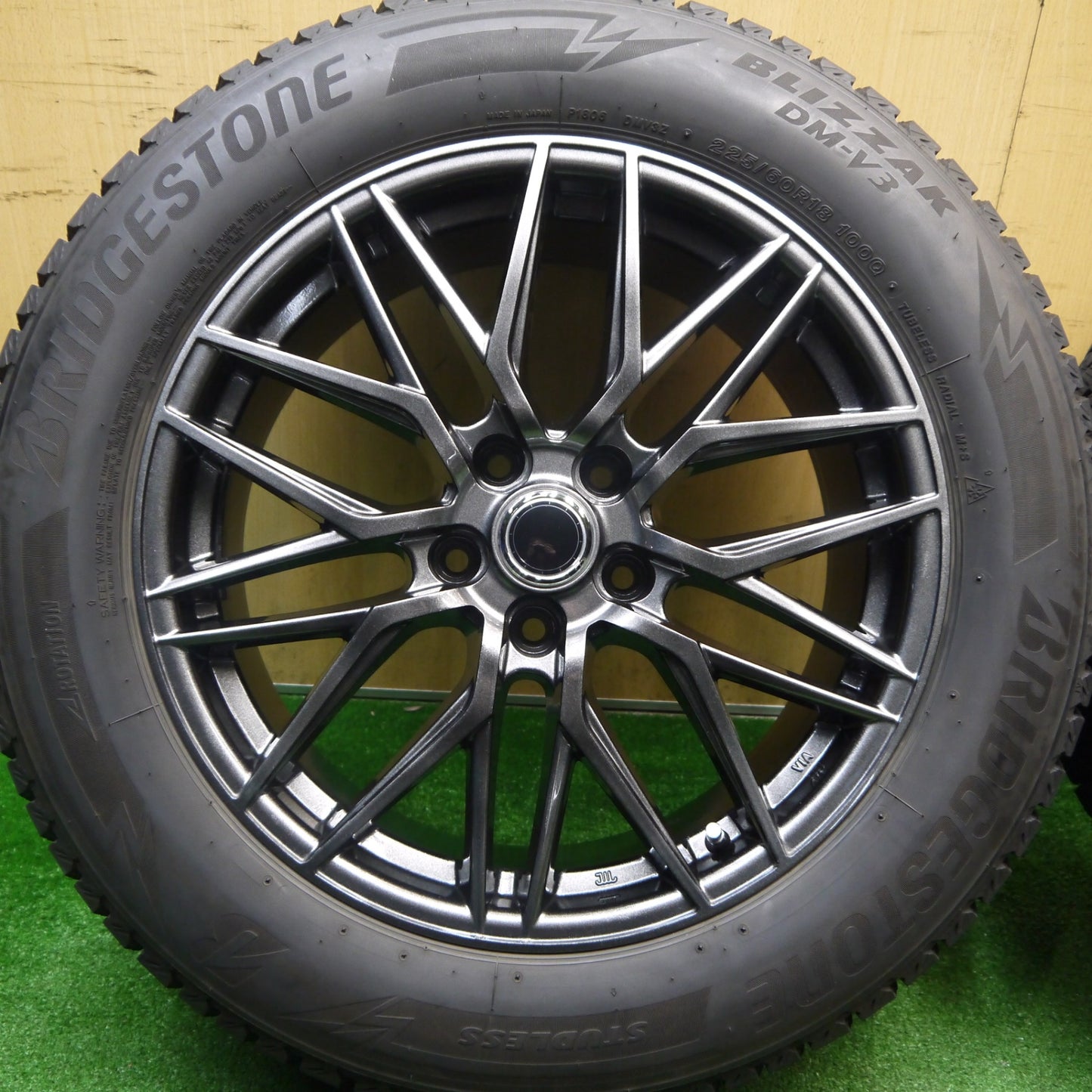 バリ溝！22年！キレイ！9分★スタッドレス 225/60R18 ブリヂストン ブリザック DM-V3 Ace MS-02 18インチ PCD114.3/5H★5120107Hス
