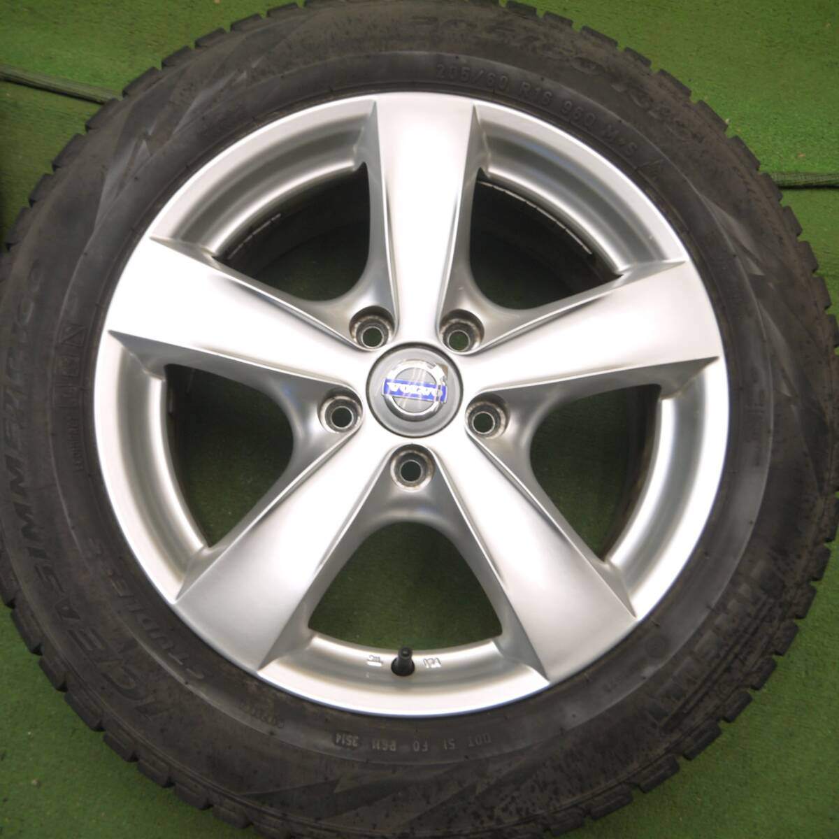 4本価格★ボルボ 等 AGA TARGA 205/60R16 スタッドレス ピレリ アイスアシンメトリコ 16インチ PCD108/5H★4071609Hス