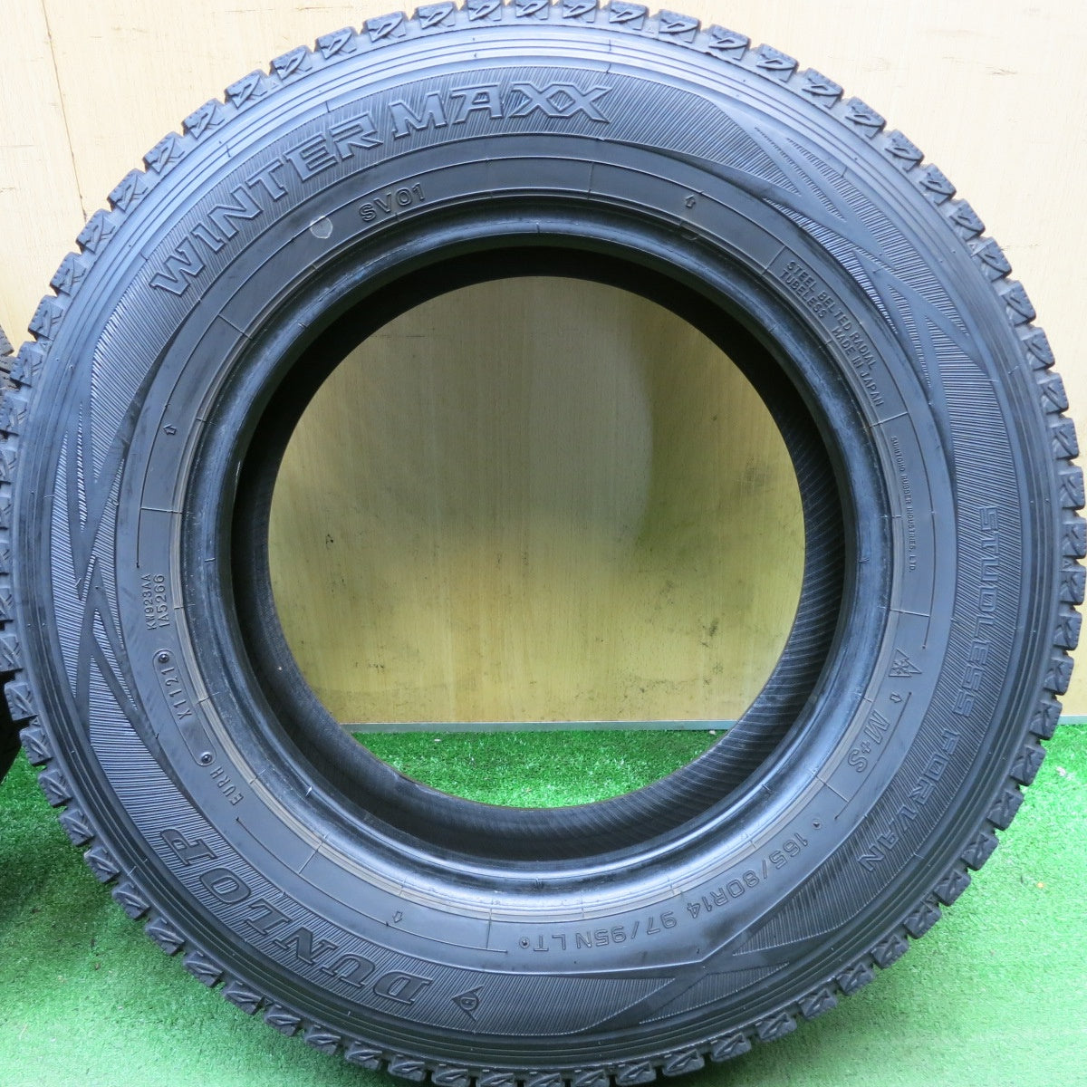 バリ溝！9.5分◎スタッドレス 165/80R14 97/95N ダンロップ ウインターマックス SV01 タイヤ 14インチ バネット タウンエース 等◎6101508HAスタ