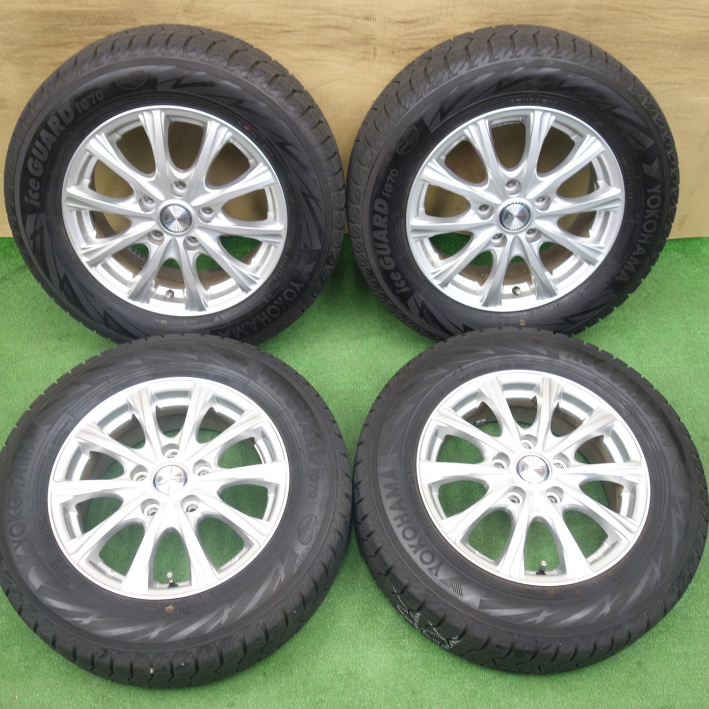 バリ溝！22年！キレイ！9.5分★スタッドレス 195/65R15 ヨコハマ アイスガード iG70 JOKER ジョーカー 15インチ PCD114.3/5H★6031303KTス