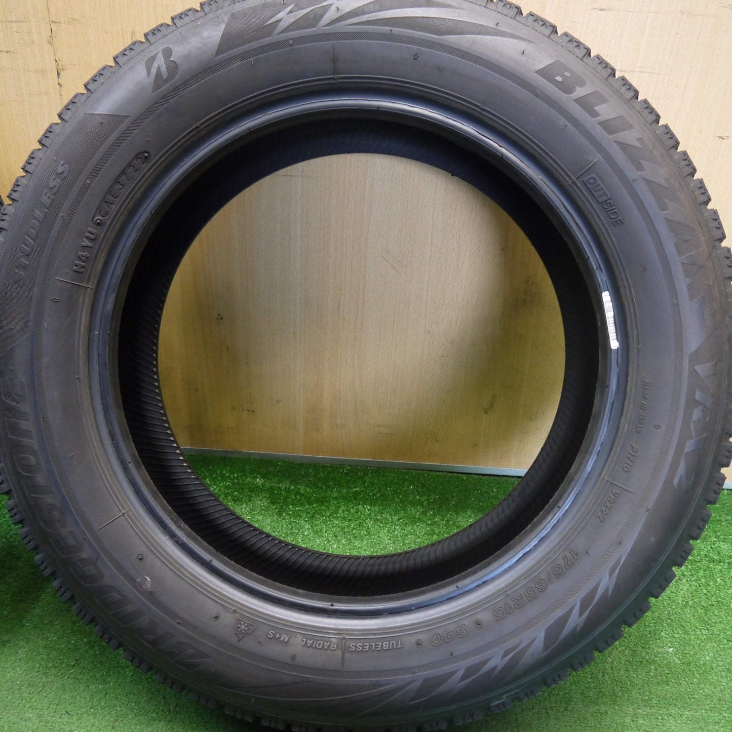4本価格！22年★スタッドレス 175/65R15 ブリヂストン ブリザック VRX2 タイヤ 15インチ ヤリス アクア スペイド ヴィッツ フィット スイフト 等★6050803Hスタ
