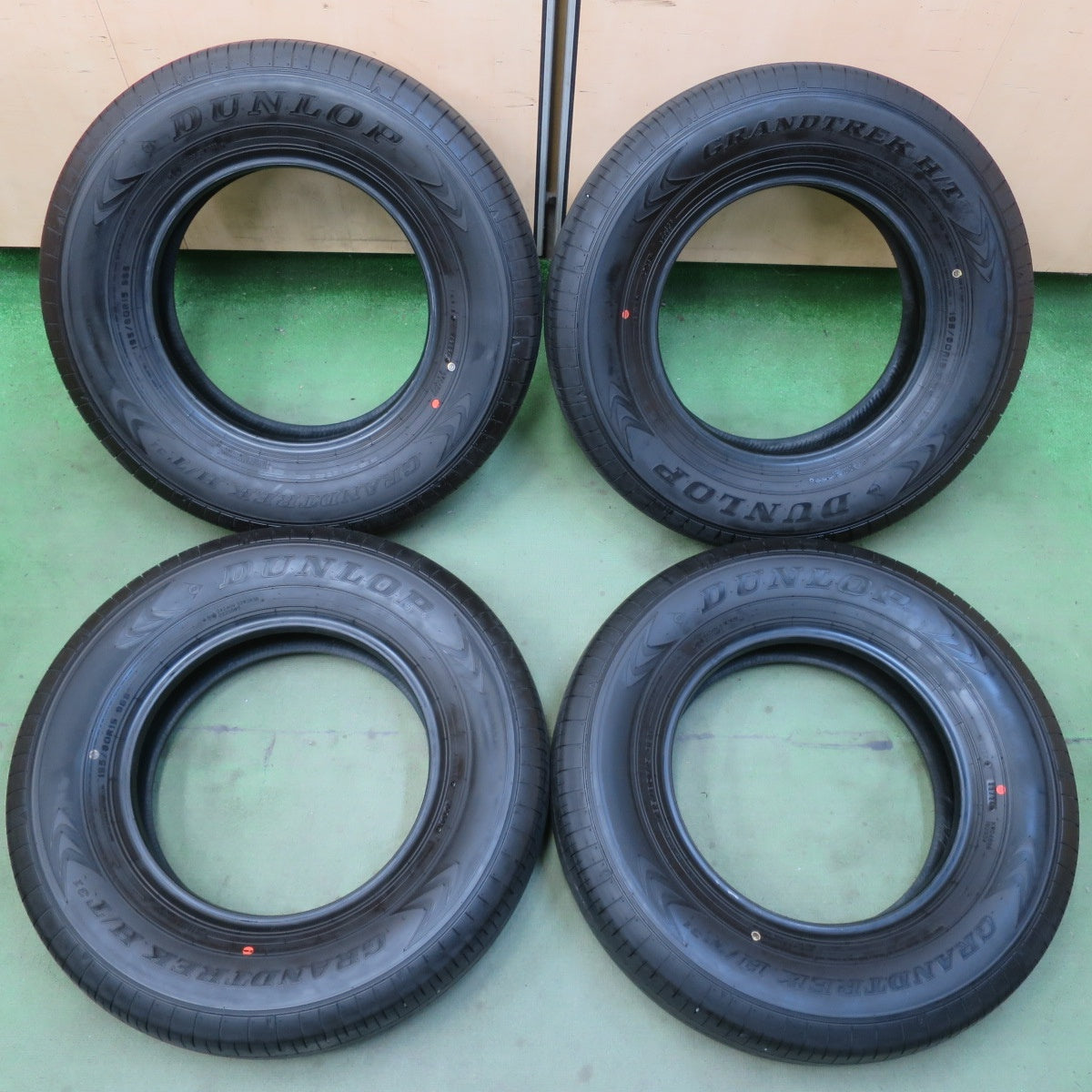 新車外し！26年◎195/80R15 ダンロップ グラントレック H/T 31 タイヤ 15インチ ジムニーシエラ ジムニーノマド 等◎6092510イノタ
