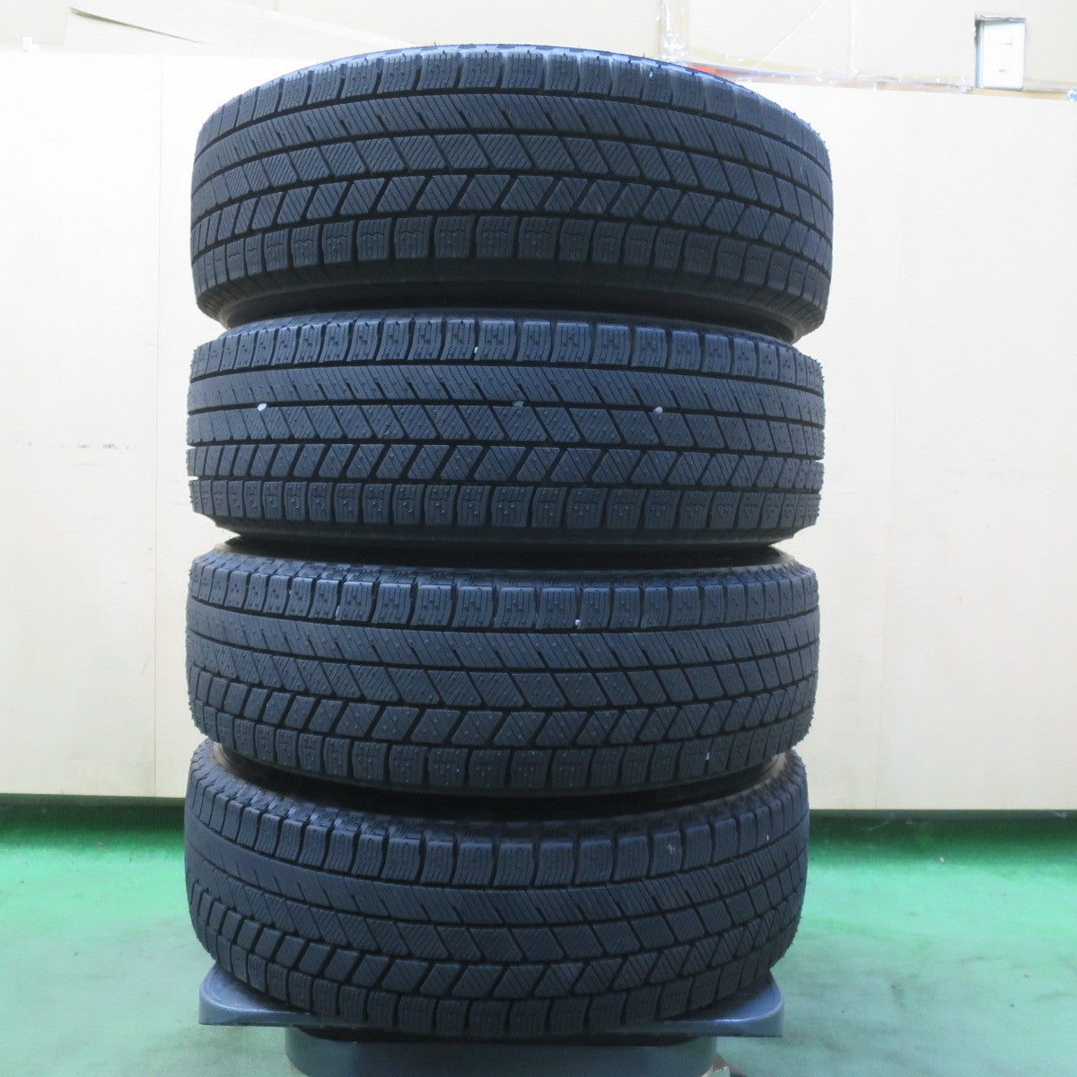 バリ溝！25年！キレイ！ほぼ10分◎スタッドレス 165/65R14 ブリヂストン ブリザック VRX3 SIBILLA NEXT W45 シビラ ネクスト 14インチ PCD100/4H◎6070107イス