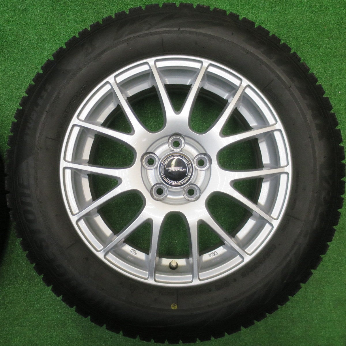 ほぼ未使用！24年！キレイ★プリウス 等 195/65R15 スタッドレス ブリヂストン ブリザック VRX2 TOPRUN トップラン 15インチ PCD100/5H★5102204NJス