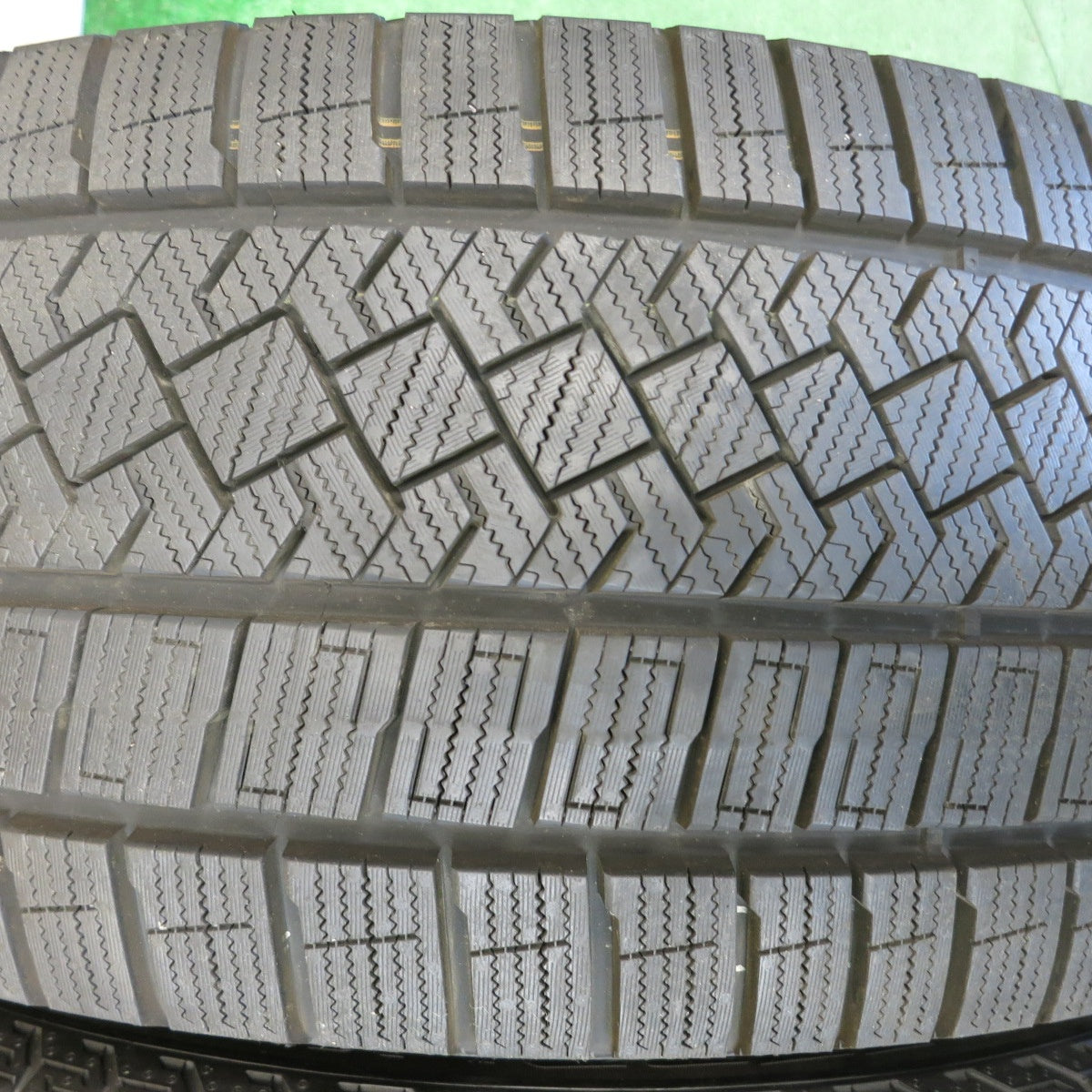 ほぼ未使用！24年！キレイ◎アウディ 等 EUROAXIS CROSS Edge 255/40R20 スタッドレス ピレリ アイスゼロ アシンメトリコ ユーロアクシス クロスエッジ 20インチ PCD112/5H◎6081404HAス