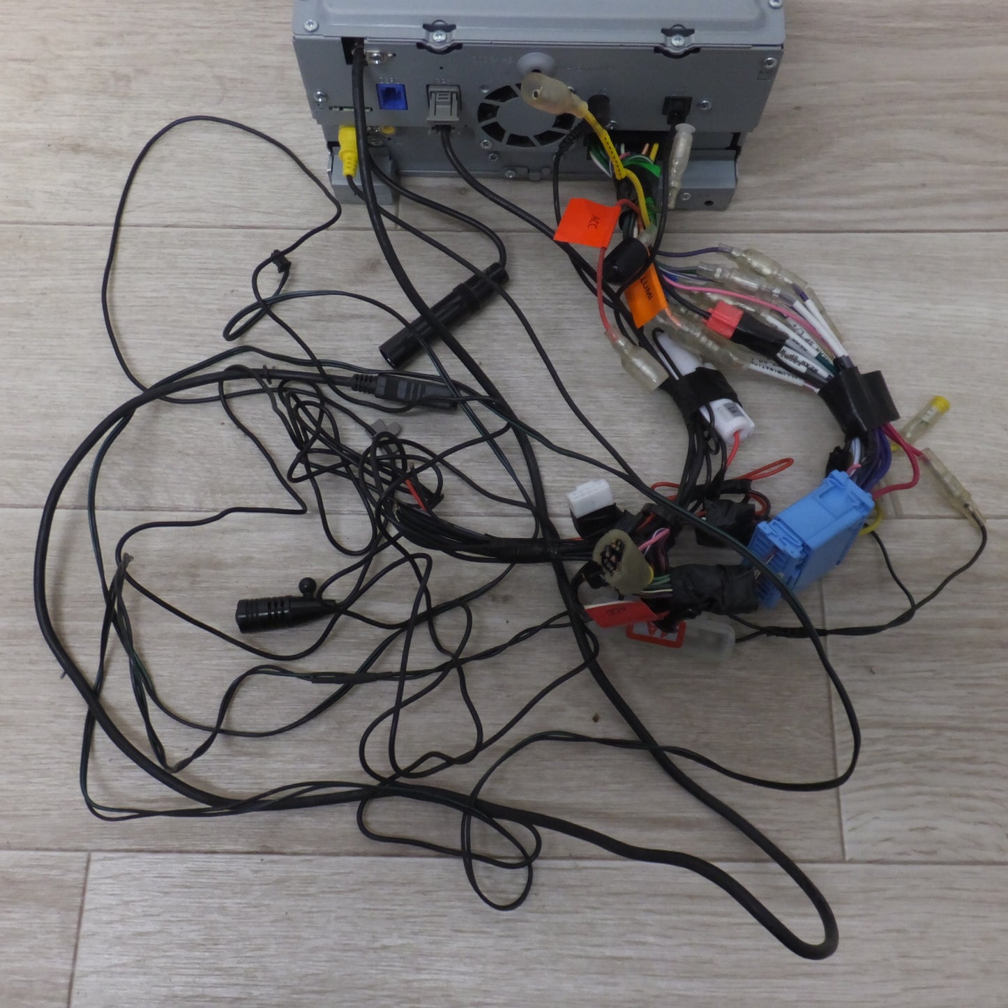 [送料無料] ★ケンウッド KENWOOD AVナビゲーションシステム MDV-D405BTW[8]★