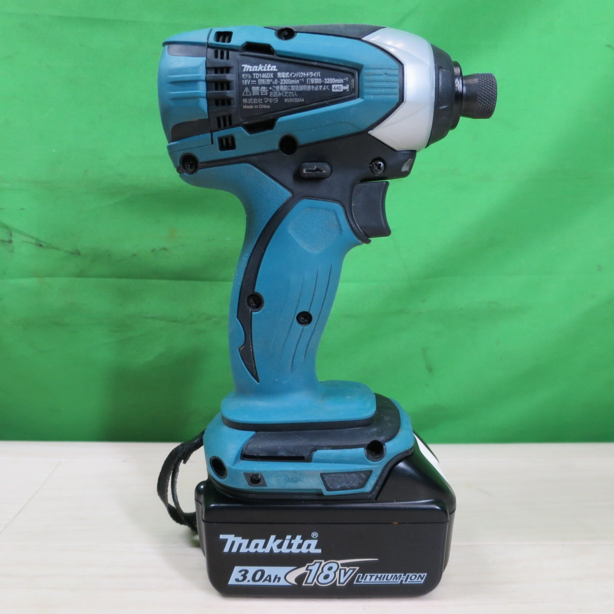 [送料無料] キレイ☆マキタ 充電式 インパクトドライバ TD146DX 電動 工具 makita 18V 充電器 DC18WC ケース付き☆