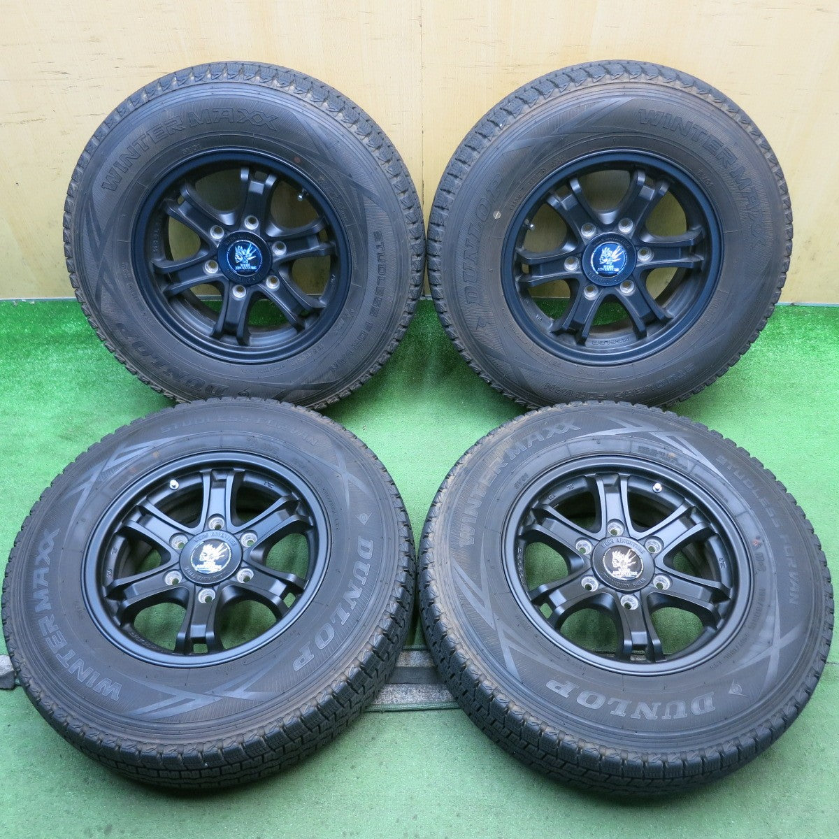 バリ溝！キレイ！9.5分◎KEELER FORCE 195/80R15 107/105L スタッドレス ダンロップ ウインターマックス SV01 キーラー フォース 15インチ PCD139.7/6H◎6090306HAス