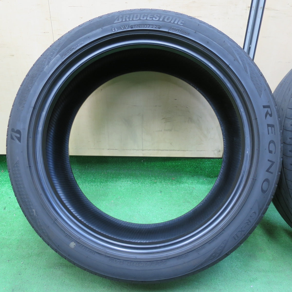[送料無料] 4本価格！22年★235/45R18 ブリヂストン レグノ GR-X2 タイヤ 18インチ クラウン カムリ マークX 等★4092413イノタ