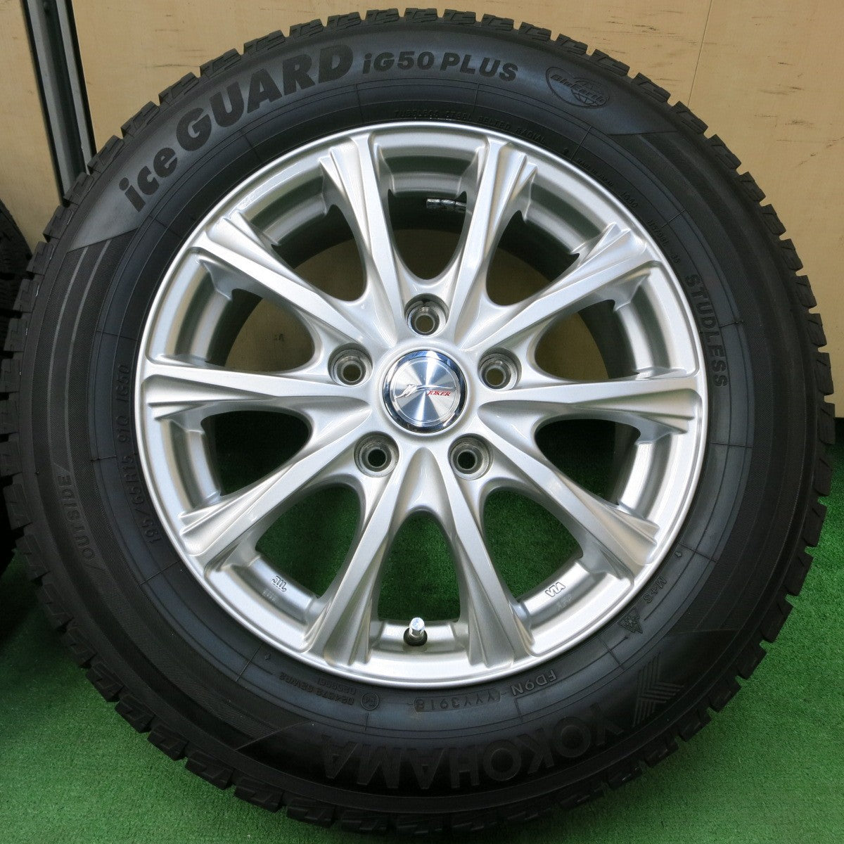 *送料無料* バリ溝！キレイ！ほぼ10分★スタッドレス 195/65R15 ヨコハマ アイスガード iG50 プラス JOKER ジョーカー 15インチ PCD114.3/5H★4050108イス