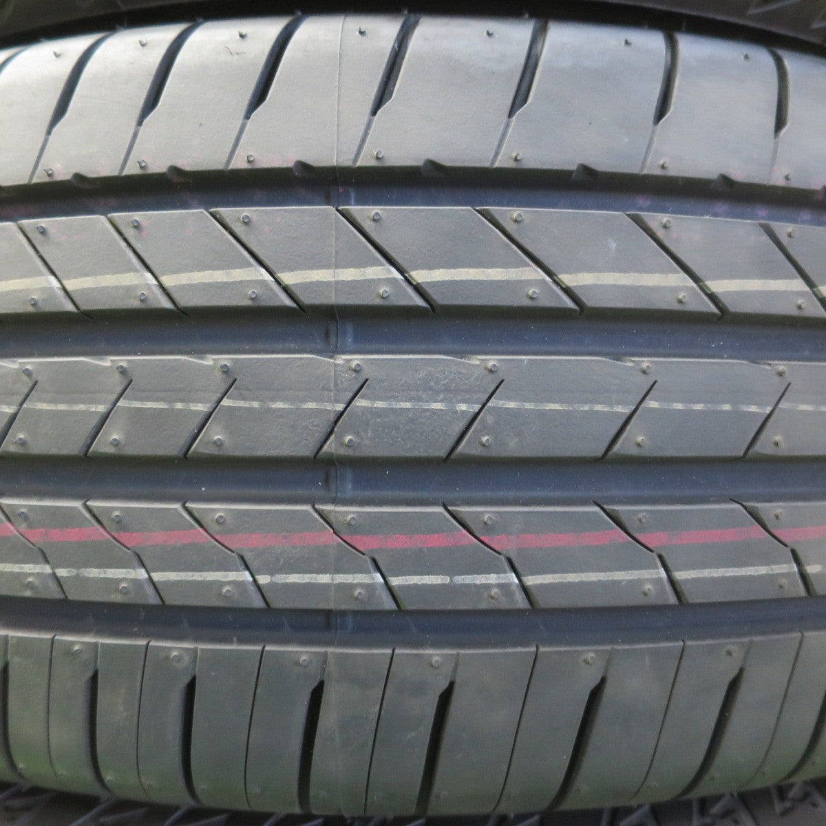 [送料無料] 新車外し！24年★225/65R17 ブリヂストン アレンザ 001 タイヤ 17インチ ハリアー レガシィ CX-5 等★4120304イノタ