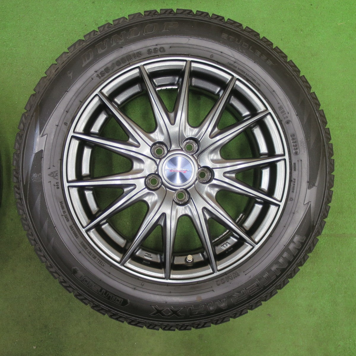 バリ溝！23年！キレイ！9分★シエンタ 等 185/65R15 スタッドレス ダンロップ ウインターマックス WM02 VELVA SPORTZ ヴェルヴァ 15インチ PCD100/5H★6022702TTス