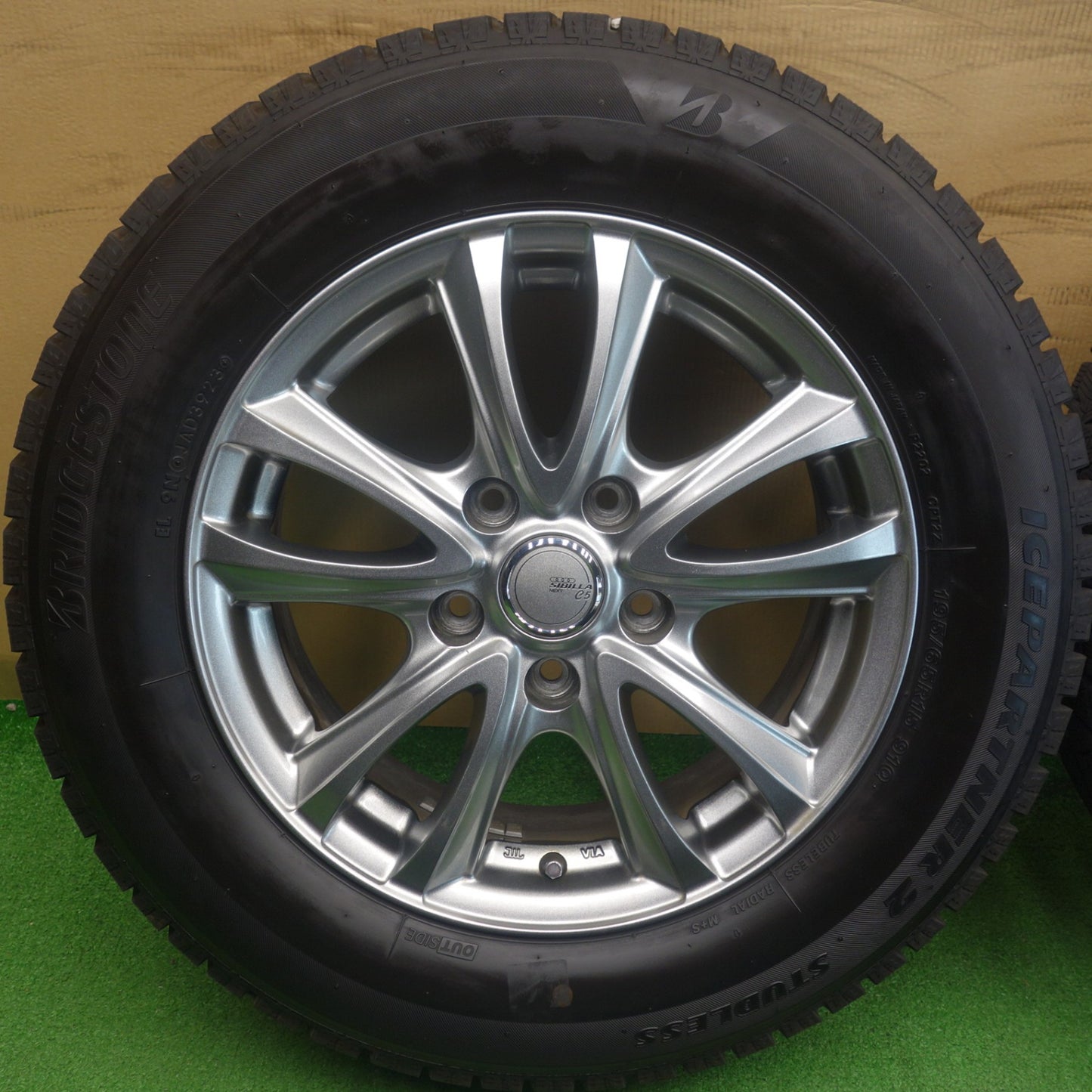 バリ溝！23年！キレイ！9.5分◎スタッドレス 195/65R15 ブリヂストン アイスパートナー2 SIBILLA NEXT C5 シビラ ネクスト 15インチ PCD114.3/5H◎6060102KTス