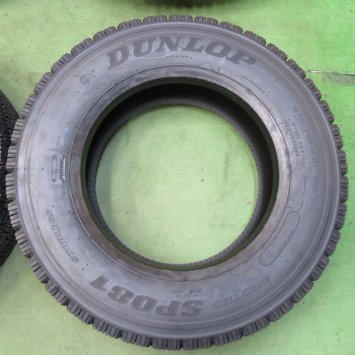 未使用！25年★トラック タイヤ 245/70R19.5 136/134J スタッドレス ダンロップ デクテス SP081 DECTES 19.5インチ★5122202イスタ