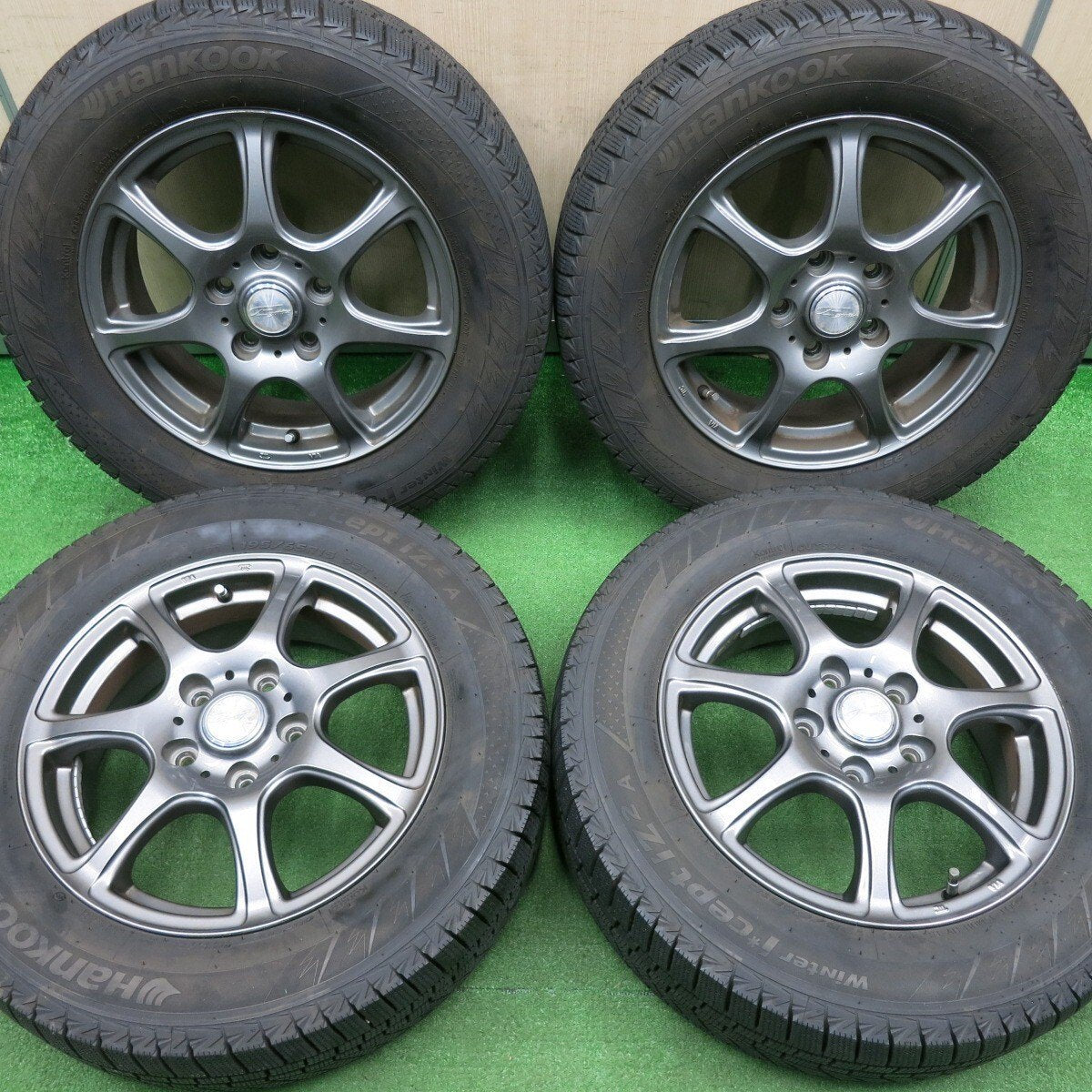 バリ溝！23年！ほぼ10分★スタッドレス 195/65R15 ハンコック ウインター アイセプト IZ2A E Sprine 15インチ PCD114.3/5H★5011901NJス