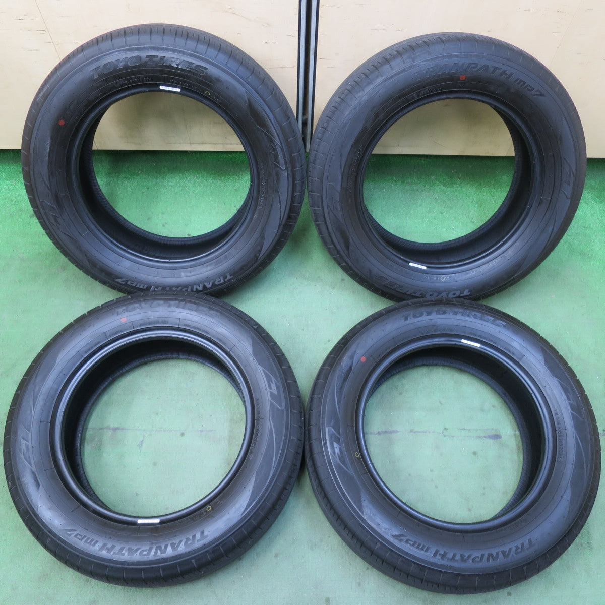 バリ溝！25年！8.5分★205/65R16 トーヨー トランパス MP7 タイヤ 16インチ ヤリスクロス セレナ アルファード 等★5121702イノタ