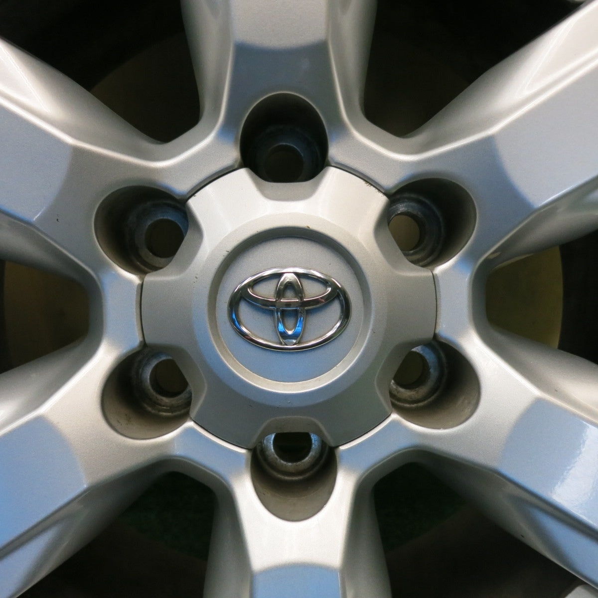 バリ溝！9.5分★トヨタ 150系 ランクル プラド 純正 265/65R17 スタッドレス ブリヂストン ブリザック DM-V2 17インチ PCD139.7/6H★6041901HAス