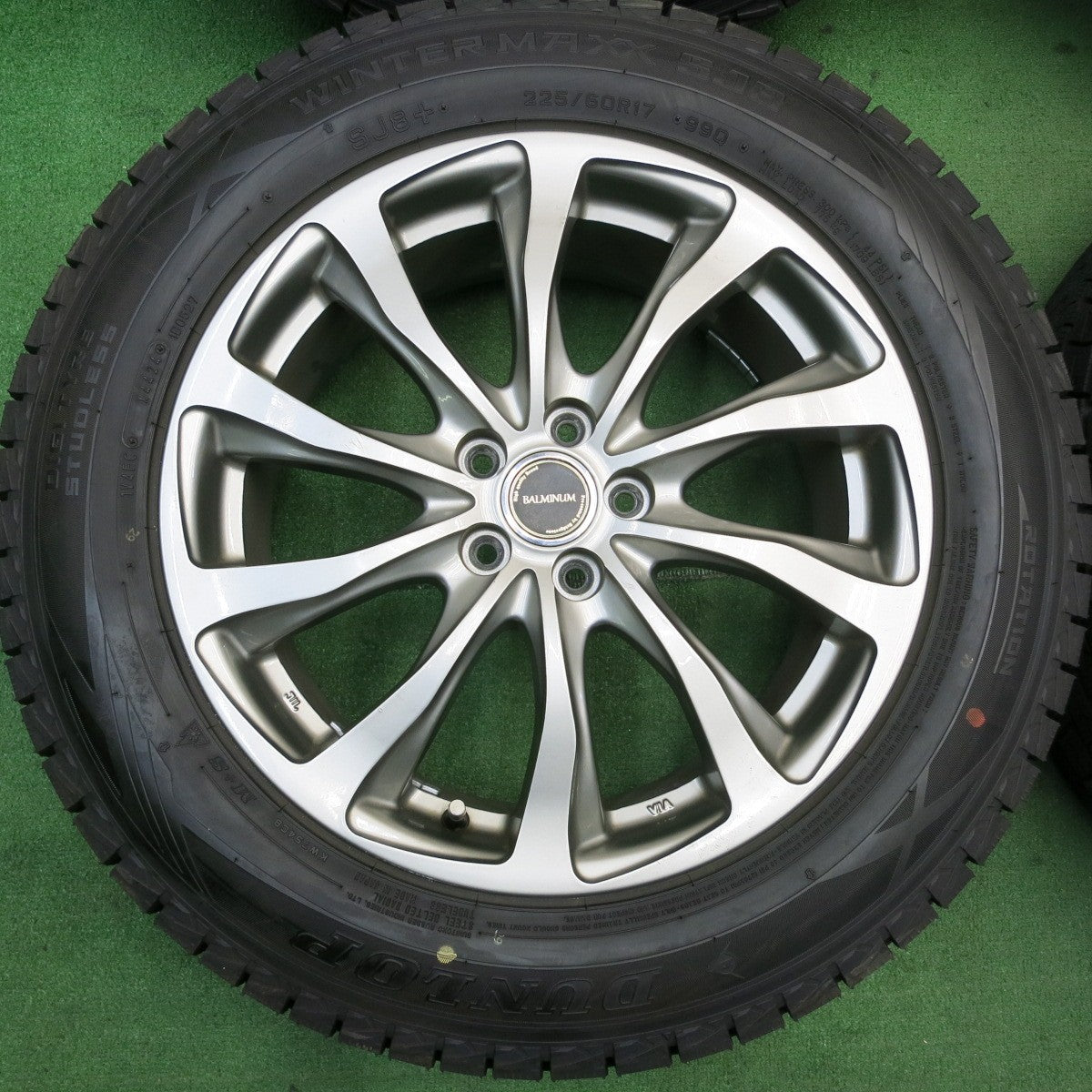 超バリ溝！24年！キレイ！9.5分以上★XV フォレスター 等 225/60R17 スタッドレス ダンロップ ウインターマックス SJ8 SJ8+ BALMINUM バルミナ 17インチ PCD100/5H★5051603AKス
