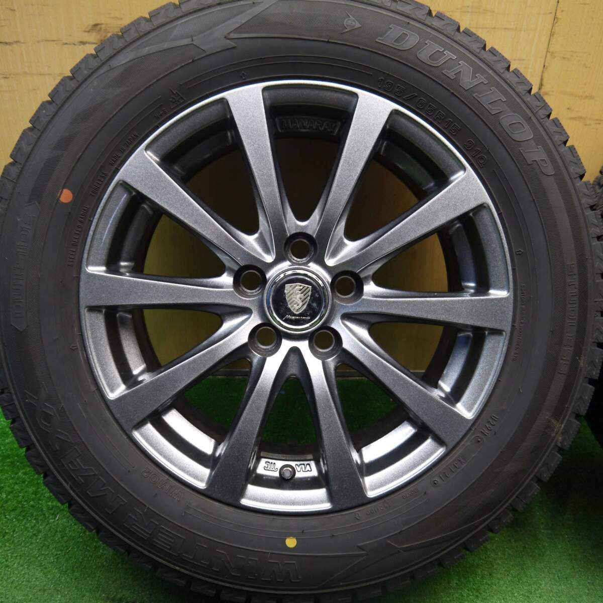 バリ溝！21年！キレイ！9.5分★プリウス 等 195/65R15 スタッドレス ダンロップ ウインターマックス WM02 MANARAY SPORT マナレイスポーツ 15インチ PCD100/5H★5040408Hス