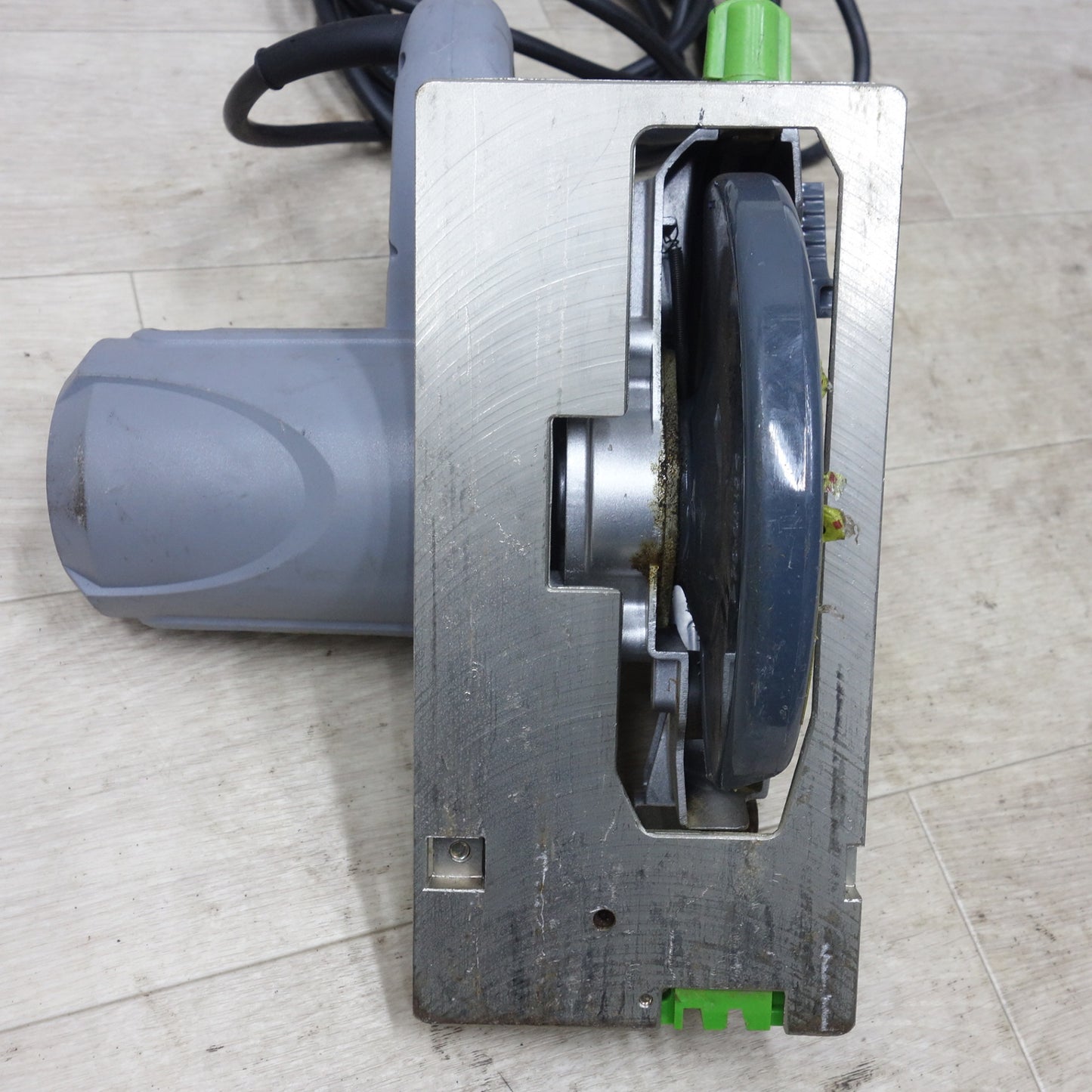 [送料無料] ◆EARTH MAN 高儀 147mm 電気 丸のこ DM-100 電動 工具 切断機 木工用 マルノコ 丸鋸 丸ノコ アースマン コード式 ジャンク品◆