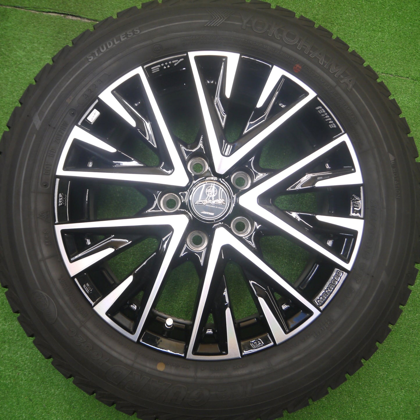 [送料無料] バリ溝！23年！キレイ！ほぼ10分★SMACK レジーナ ENKEI AME 共豊 205/60R16 スタッドレス ヨコハマ アイスガード iG52C スマック エンケイ PCD114.3/5H★4110804Hス