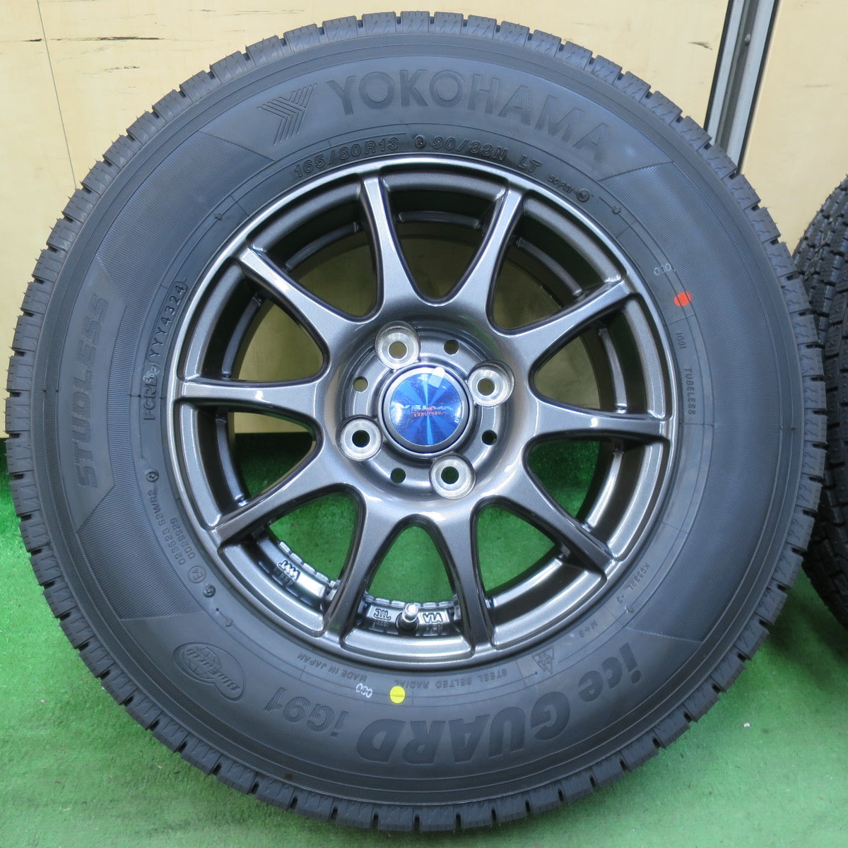 [送料無料] 未使用！24年★スタッドレス 165/80R13 90/88N ヨコハマ アイスガード iG91 VELVA CHARGE ヴェルヴァ 13インチ PCD100/4H★5021420イス
