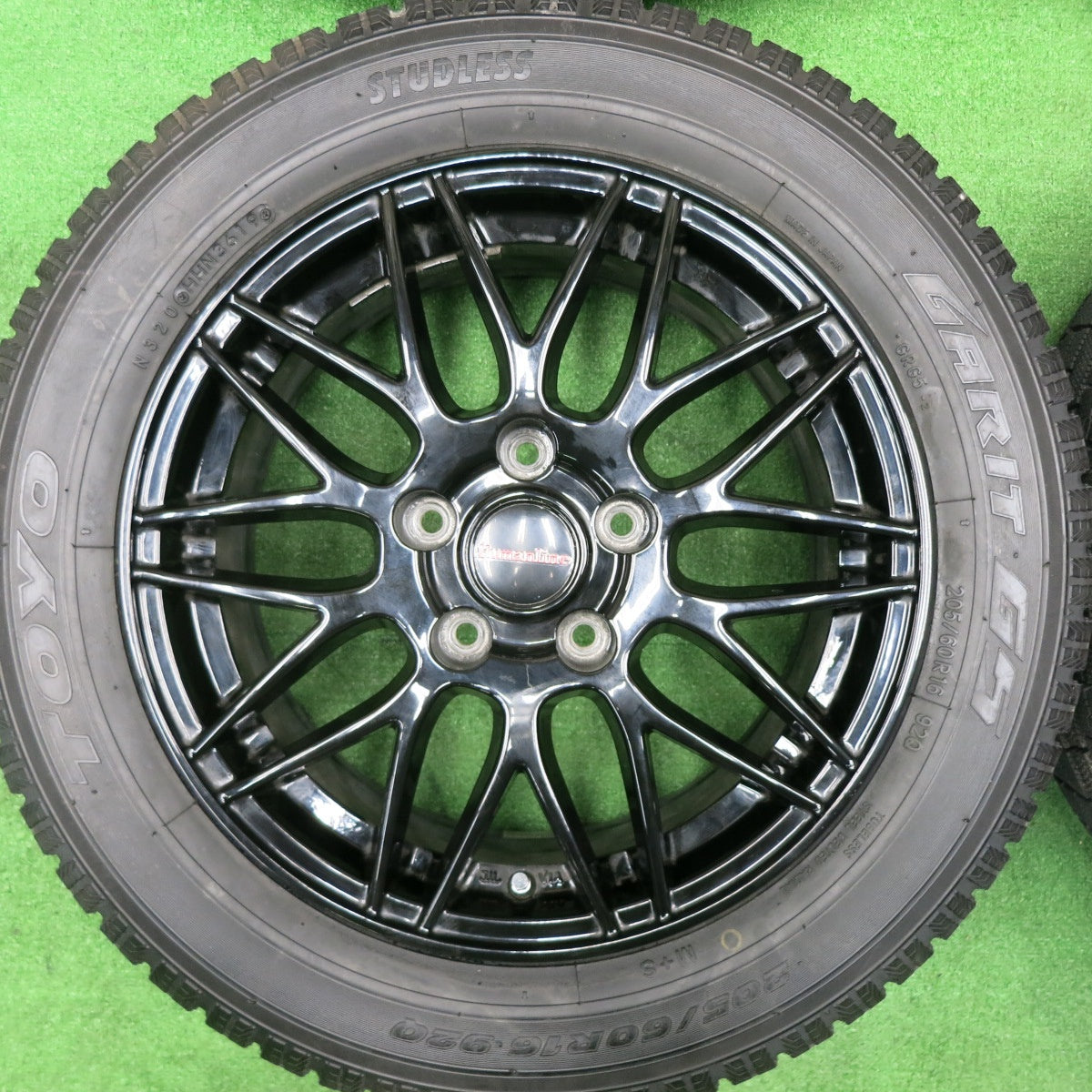 [送料無料] バリ溝！キレイ！9.5分以上★スタッドレス 205/60R16 トーヨー ガリット G5 Humanline ヒューマンライン 16インチ PCD114.3/5H★4111908TNス