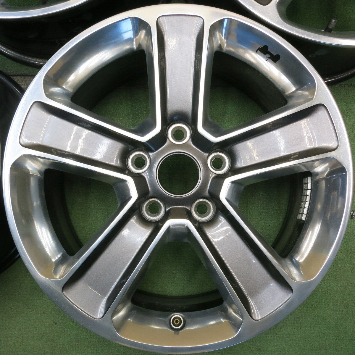 キレイ！5本★JEEP ジープ JL ラングラー アンリミテッド サハラ 純正 ホイール 18インチ 18×7.5J PCD127/5H★6072501HAホ