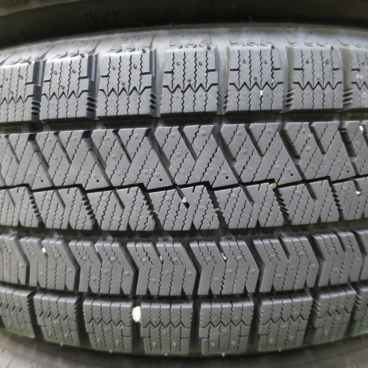 バリ溝！22年！キレイ！ほぼ10分◎スタッドレス 205/60R16 ブリヂストン ブリザック VRX2 SCHNEIDER ATECH シュナイダー 16インチ PCD114.3/5H◎6100503NGス
