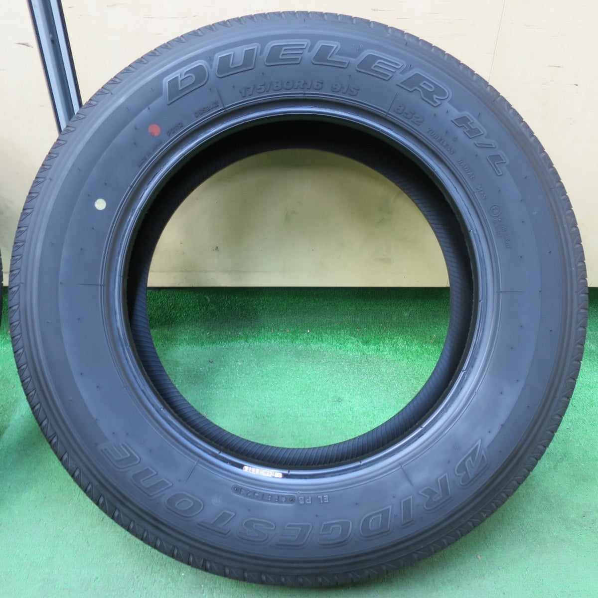 [送料無料] バリ溝！23年！9.5分★ジムニー 等 175/80R16 ブリヂストン デューラー H/L 852 タイヤ 16インチ★5010410イノタ