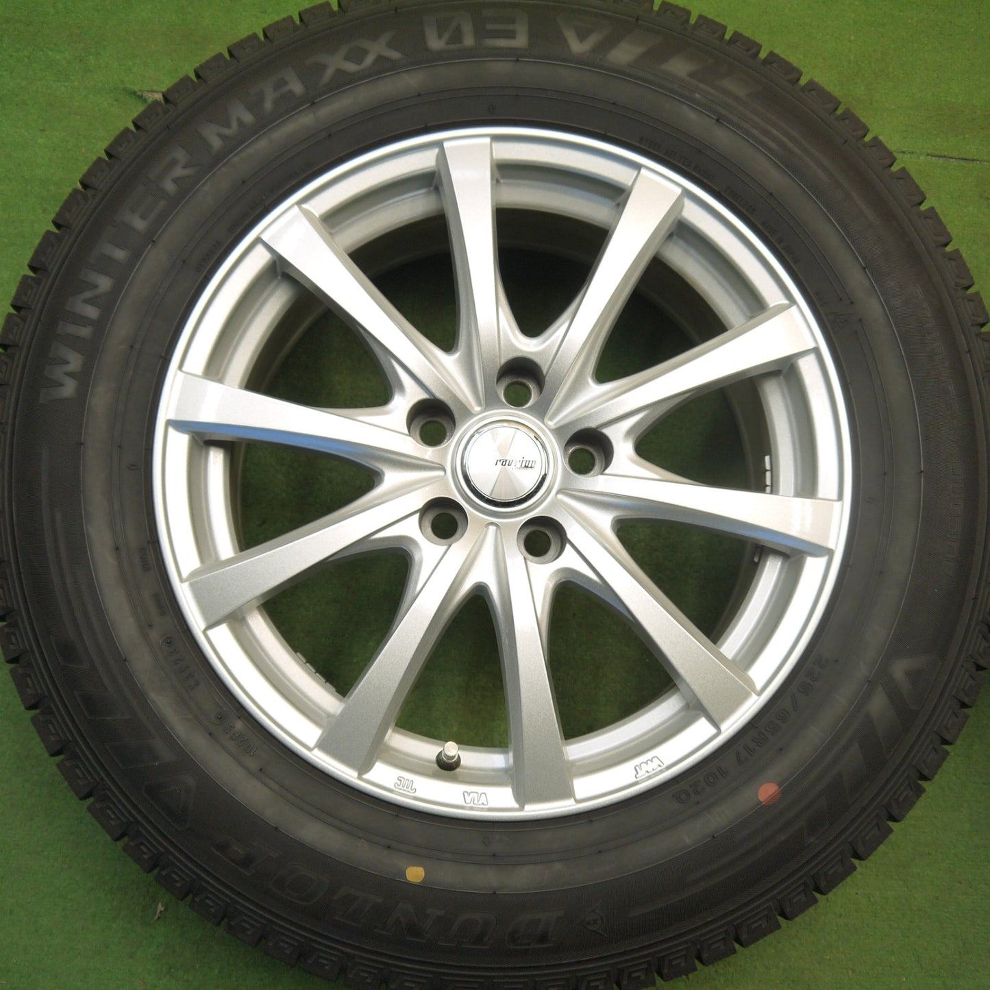 バリ溝！23年！キレイ！9.5分★スタッドレス 225/65R17 ダンロップ ウインターマックス 03 ravrion RS01 ラブリオン 17インチ PCD114.3/5H★6050103Hス