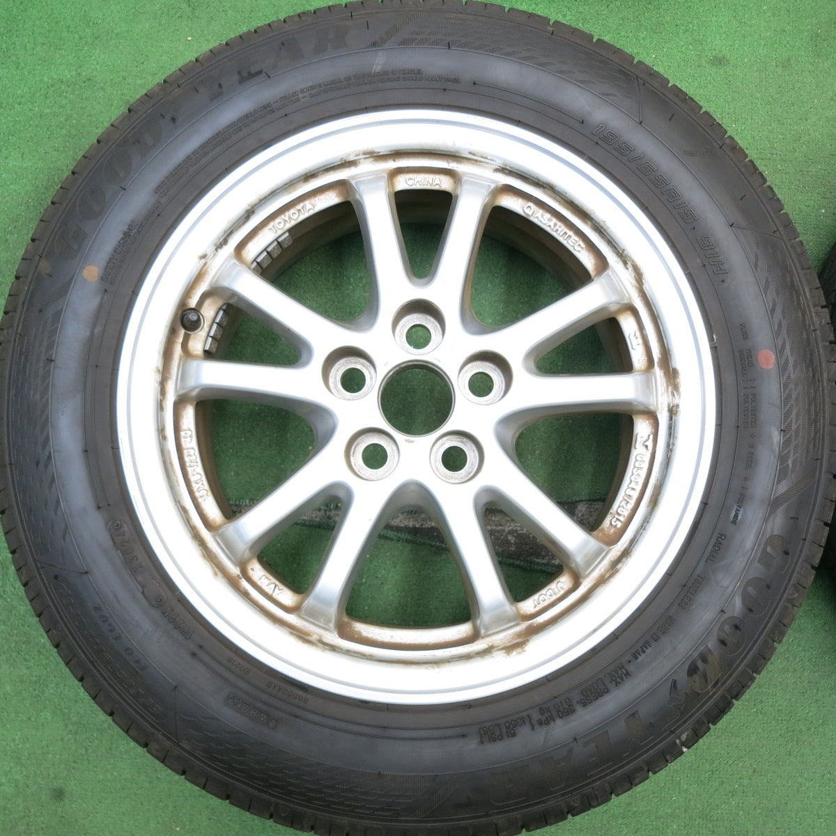 バリ溝！24年！9.5分以上★トヨタ 50系 プリウス 純正 195/65R15 グッドイヤー EfficientGrip ECO EG02 15インチ PCD100/5H★5053005HAノ
