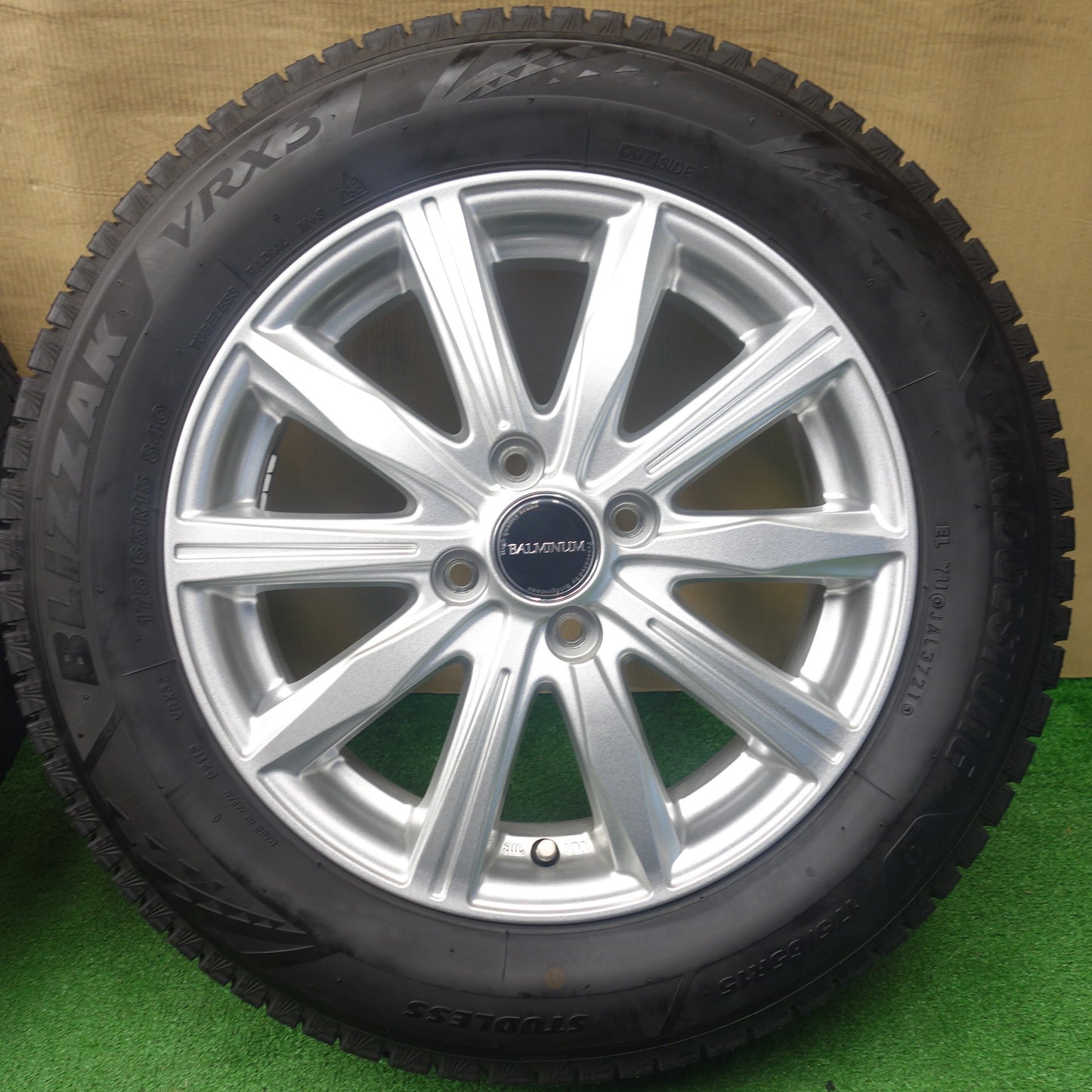バリ溝！キレイ！9.5分★スタッドレス 175/65R15 ブリヂストン ブリザック VRX3 BALMINUM KR10 バルミナ 15インチ PCD100/4H★6030602KTス