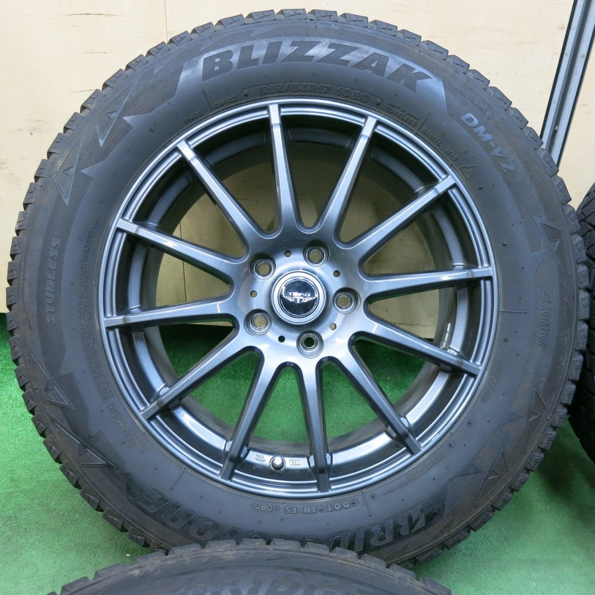4本価格★スタッドレス 225/65R17 ブリヂストン ブリザック DM-V2 TEAD テッド 17インチ PCD114.3/5H★4121810SYス