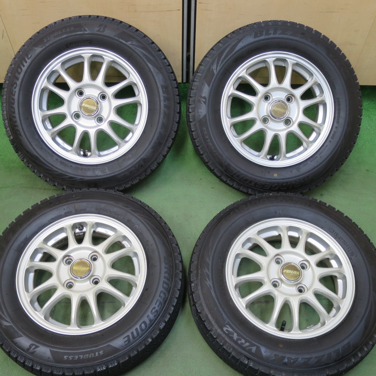 バリ溝！22年！キレイ！8.5分★スタッドレス 145/80R13 ブリヂストン ブリザック VRX2 FINAL MIND ファイナルマインド 13インチ PCD100/4H★5112804TTス