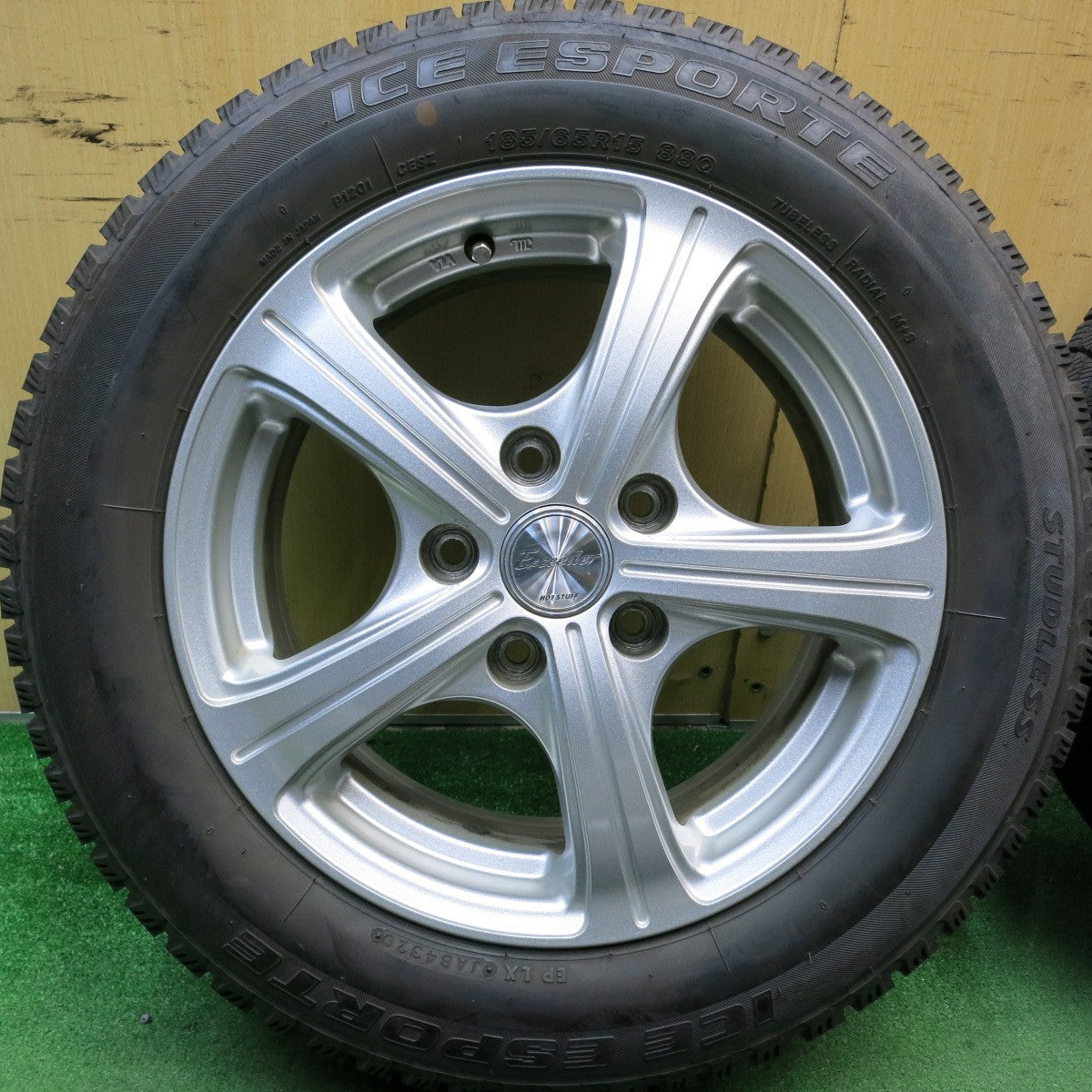 バリ溝！9.5分★スタッドレス 185/65R15 アイスエスポルテ Exceeder エクシーダー 15インチ PCD114.3/5H★5053102HAス